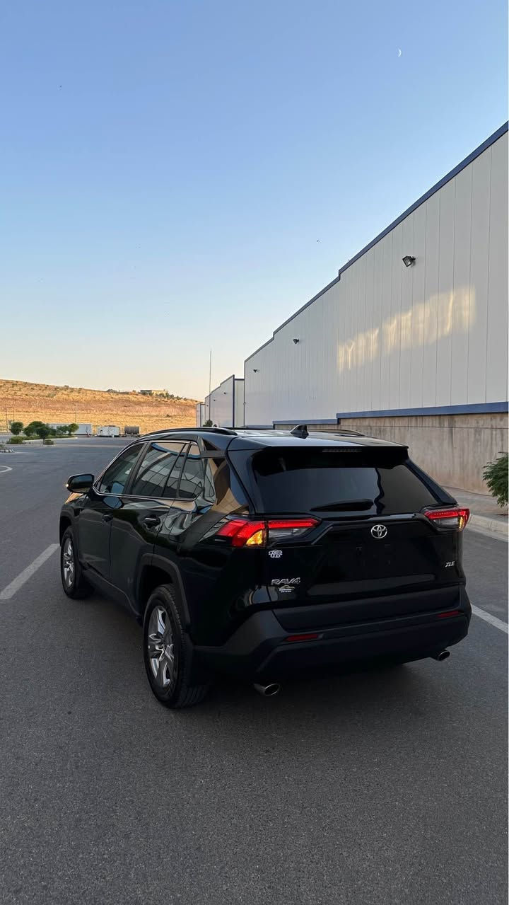 Toyota Rav4 XLE 2023 
‎فتحة سقف سلايد
‎بصمة ابواب
REMOTE START : تشغيل عن بعد
‎شاشة دشبول ديجيتال
‎شحن وايرليس
‎كاميرا جانبي
‎كاميرا خلفي
AUTO START : اوتو ستارات
AUTO STOP : اوتو ستوب
‎رادار امامي (تحديد مسار)
‎رادار جانبي (نقاط عمياء)
‎رادار خلفي (التحذير من الاصطدام)
‎حساسات 360°
‎حساسات امامي
‎حساسات جانبي
‎حساسات خلفي
‎كشنات جلد
‎كشنات كهربائي
‎كشنات دفئة
‎تحكم استيرن
‎استيرن كهرباء
‎استيرن دفئة
‎تبريد لمس
‎تبريد مركزي
‎مراء شفط كهربائي
‎صندوق شفط كهربائي
‎لايتات ليد عدسة زينون 

***********
218$ و مجال 💯🔥
رقم الشاصى موجود على منشور 
1 جملغ صبغ بدون دواخل و حافظة البوند أربيل, العراق
