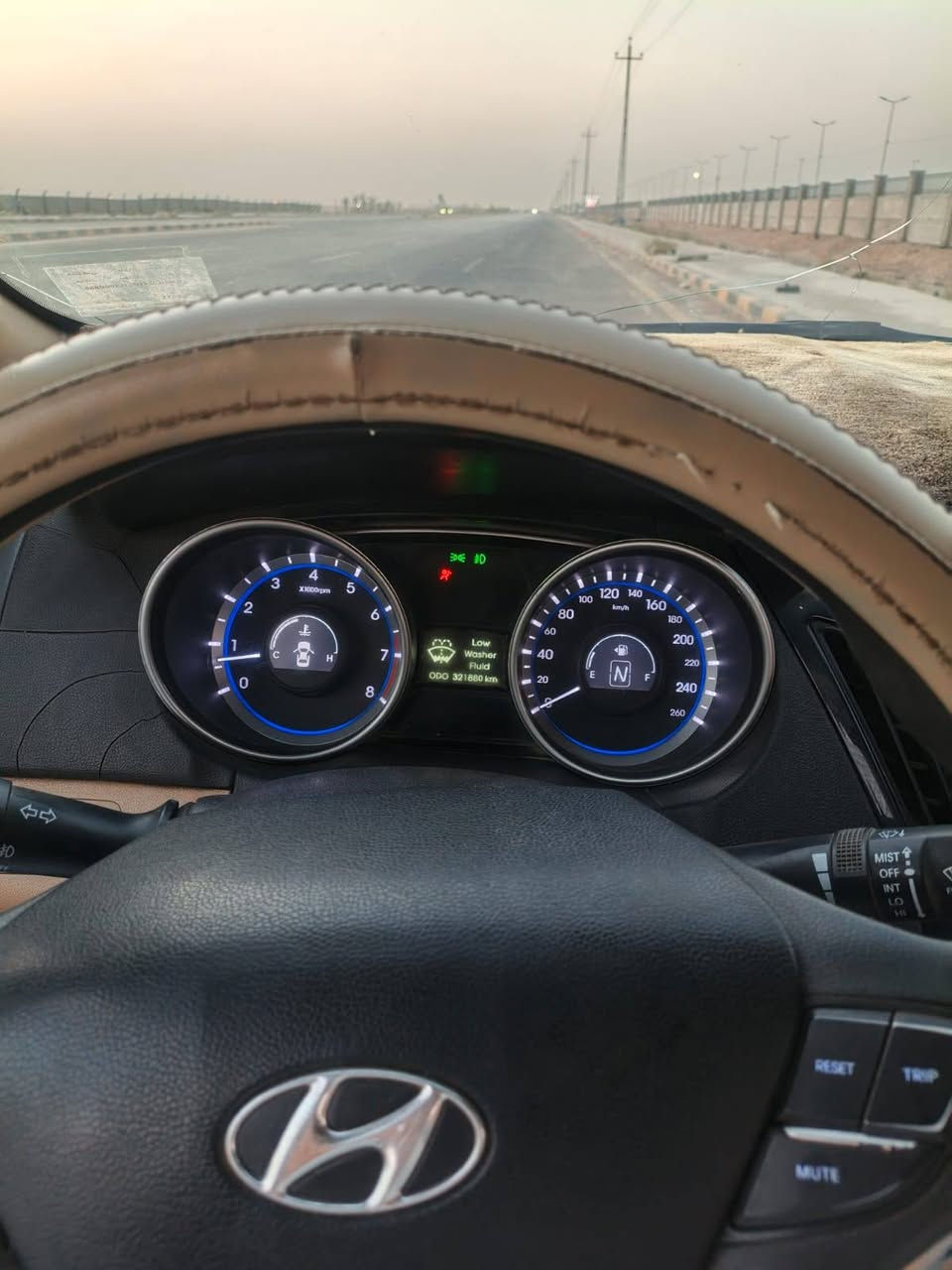 سوناته ٢٠١١ مضلع خليجي 
رقم بابل انكليزي توني حولتها سنويه لل 31
 مكينه ٢٤٠٠ مكينه اوگير وحداديه وتبريد جاهزه 
سعر 98 ورقه بيها مجال
 عنوان نجف رقم موبايل ***********
