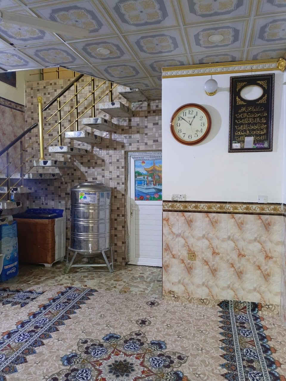 بيت للبيع م ٥٠ متر كربلاء بني تميم على الشارع العام للاستفسار ***********
