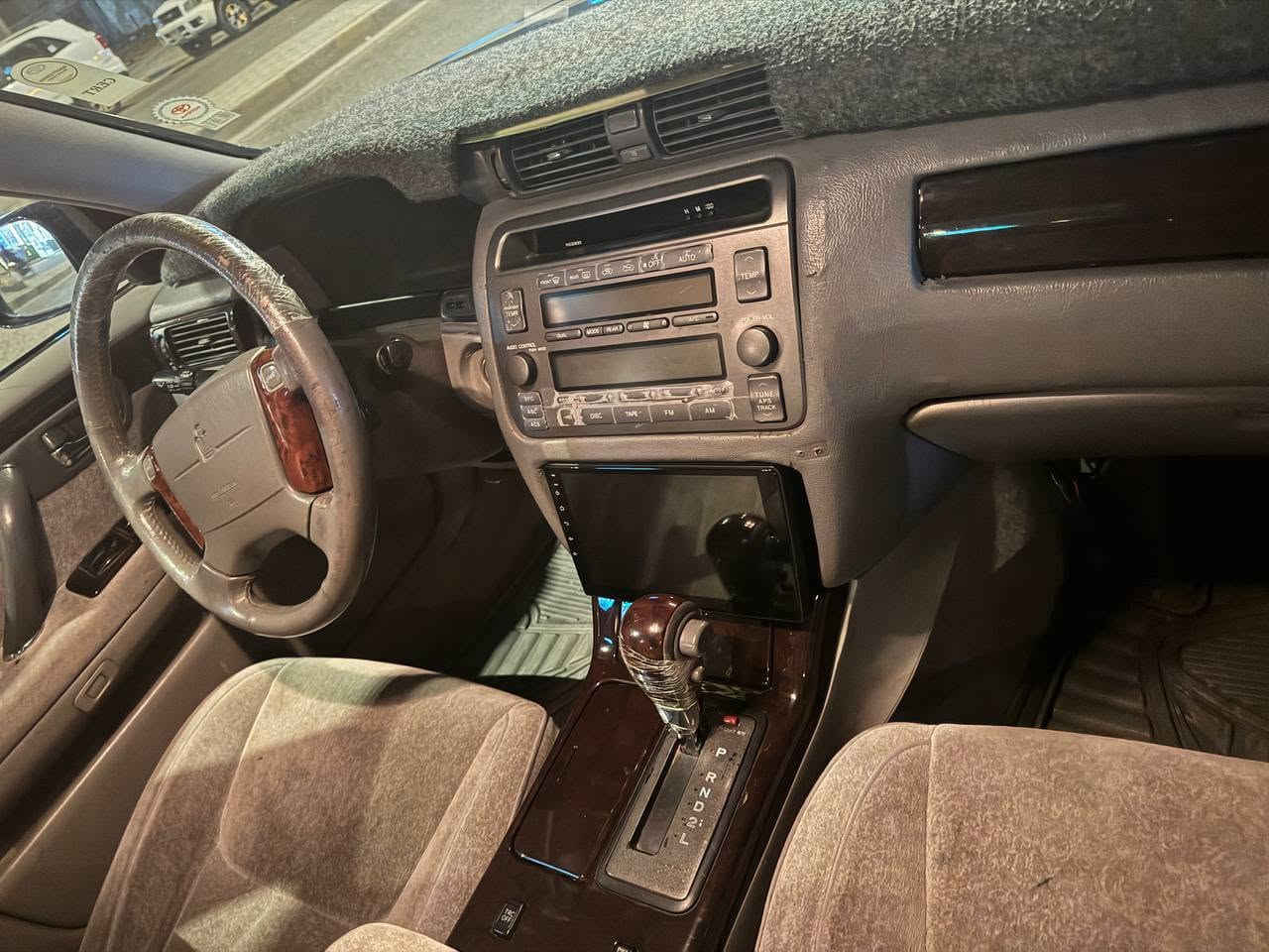 السلام عليكم ملكه 2002 دكمتين 
حاويه حاويه ادوات 
مكفوله من الكص جديده للبيع فقط بدون مراوس 
 تبريد شغال كير محرك vvt
السيارة خير من الله 
السعر 60وبيها مجال 
عنوان ميسان العماره 
الرقم ***********
