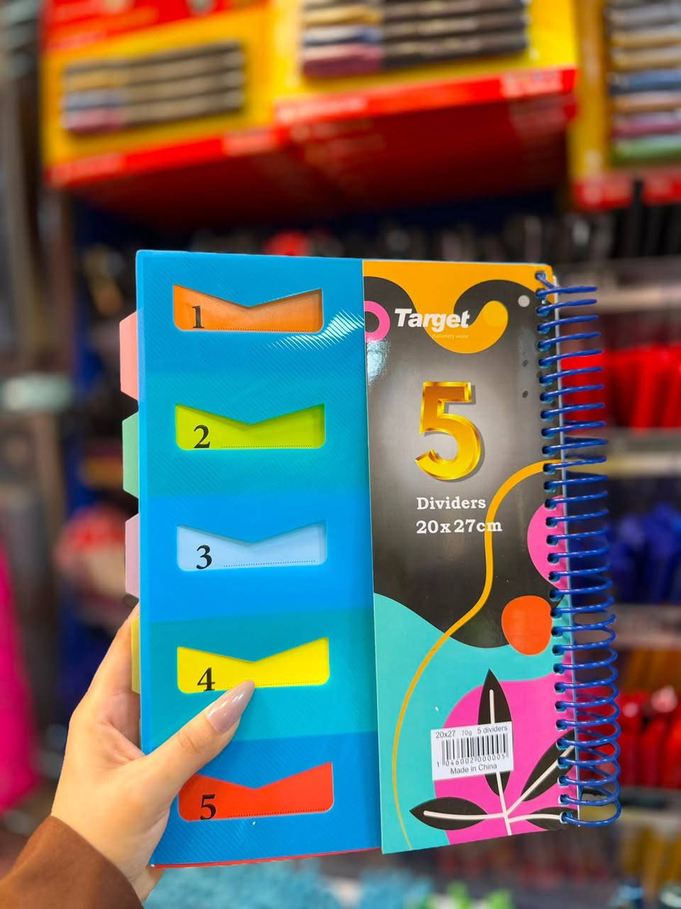 ✨سجل سيم 200  Target – 5 Dividers ✨📚
رتّب ملاحظاتك ودراستك بكل سهولة مع دفتر Target المقسّم إلى 5 أقسام 🌈

🔹 5 فواصل ملونة ومرتبة
🔹 تصميم عملي وأنيق
🔹 سلك حلزوني لسهولة الاستخدام
🔹 قياس 20×27 سم
🔹 مناسب للدراسة، الملاحظات وتنظيم المواد

السعر: 4,000😍
📍 زورونا  مقابل مجمع الـ A3
واختر كل ما تحتاجه من القرطاسية والمستلزمات الدراسية بأسعار مميزة.

***********📞
