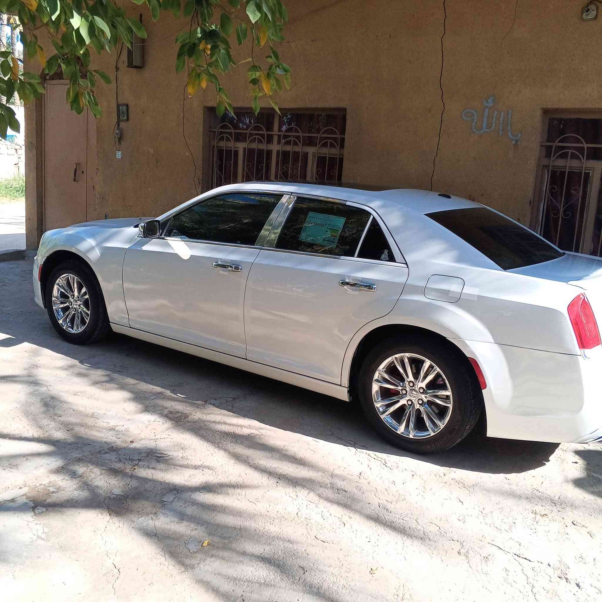 سلام عليكم شباب 
گرايسلر s300 فول مواصفات وارد كندي 
موديل 11 محدث srt 23
 دواخل كارتون كير محرك تخم تاير  حداديه 90% بسمي رقم بغداد تحويل شوكت مايعجبك بيها رشات ابيع حزام سونارها موجود تواصل اتصل وبيك خير وتدلل   المكان كربلاء ***********
