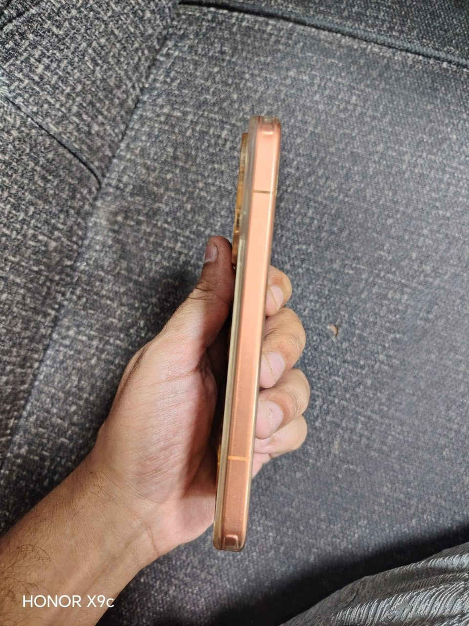 السلام عليكم موبايل لبيع هونر 600 ابرو موبايل جديد ما صار اهواي من اخذت غراضه كامله السعر 800 فقل م ***********@
