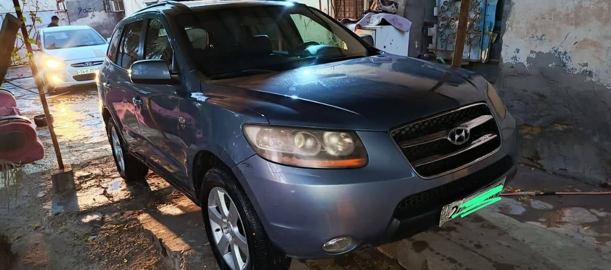 سلام عليكم
سنتافي 2008جديده كلش 
كير مكينه شلعه تخبل شرط لا نفخه ولا تنقيص بيها 
تبريد وي سويج مايفصل ابد ثلج
متوئمه ارقام سنويه و حصه كاز جميع محافظات 
فتحه سقف وحساسات خلفيه وسبعه راكب جلد بلادي اسود واحمر 
حداده جديده توه ذبيتلها صدر كامل 
كصه جنطه 
كهربائيات كامله 
سياره جديده كلش ماذب الف دينار عليها 
سعر 43وبيها مجال للشراء اعتذر عن مراوس بيع فقط عندي ضرف اريد بيع 
مكان سياره بصره 
ب فيس مامتواجد 
فقط اتصال 
رقم الهاتف ‏‪***********‬‏
