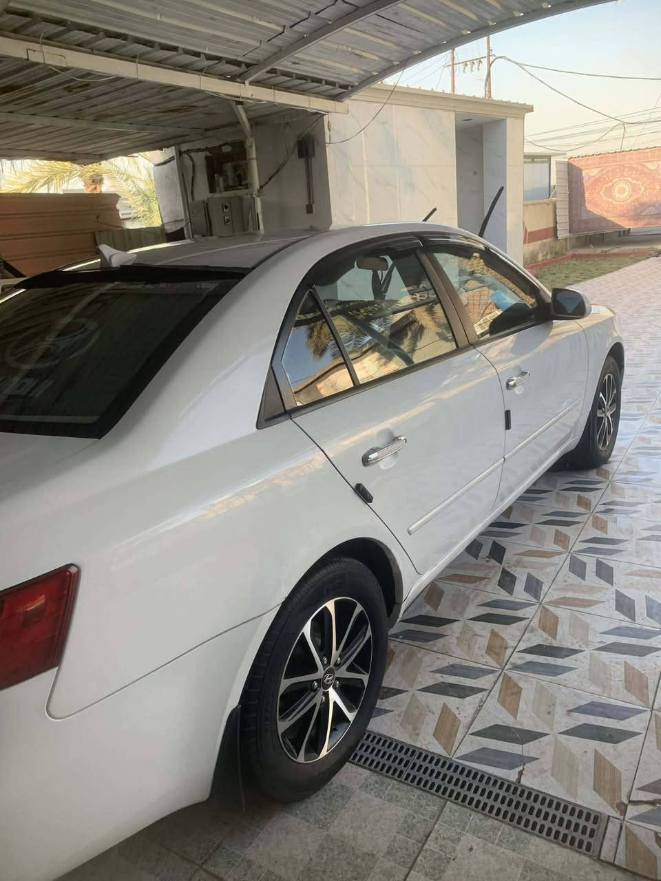 السلام عليكم للبيع سوناتا 2007السياره خير من الله مال بيت محرك تبريد بيه قطعتين.  اكلين بدون دواخل السعر 105وبيه مجال ***********. المكان الدوره هورجب محرك 2000
