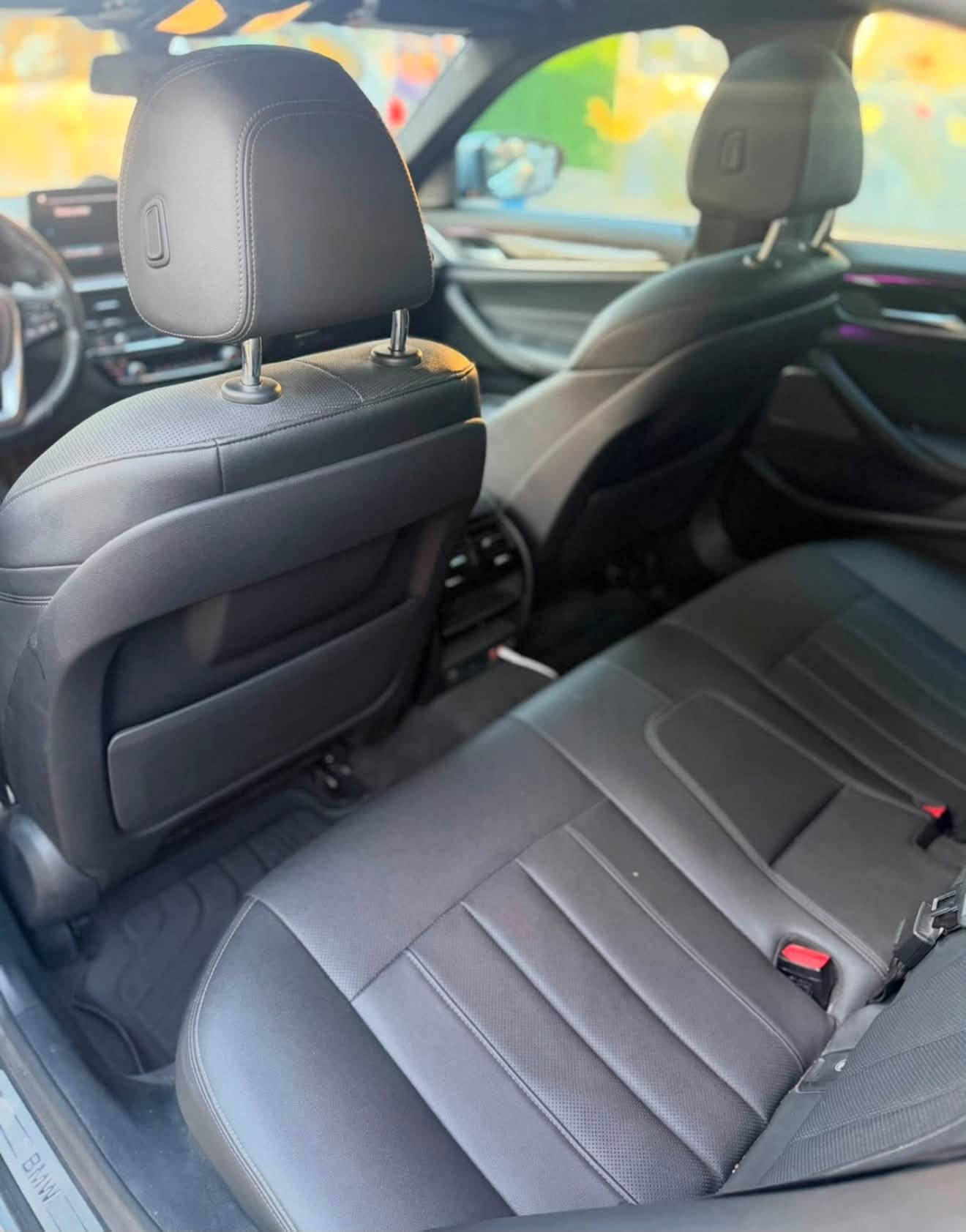 Bmw530e 2023
هايبرد و بانزين وشحن ٣ انظمة فول مواصفات ١/١ 
ماشية ٨٢ الف ميل حادثهه بنيد ودعامية
وببغداد انصبغ باب السايق 
السيارة تصليحهه كلش حلوة وكلش كاعدة وناصبة
بدون ملاحضات
كير محرك كفاله برغي مملعوب بيهن 
رايدهه ب24,500$ مكاني بغداد
***********
