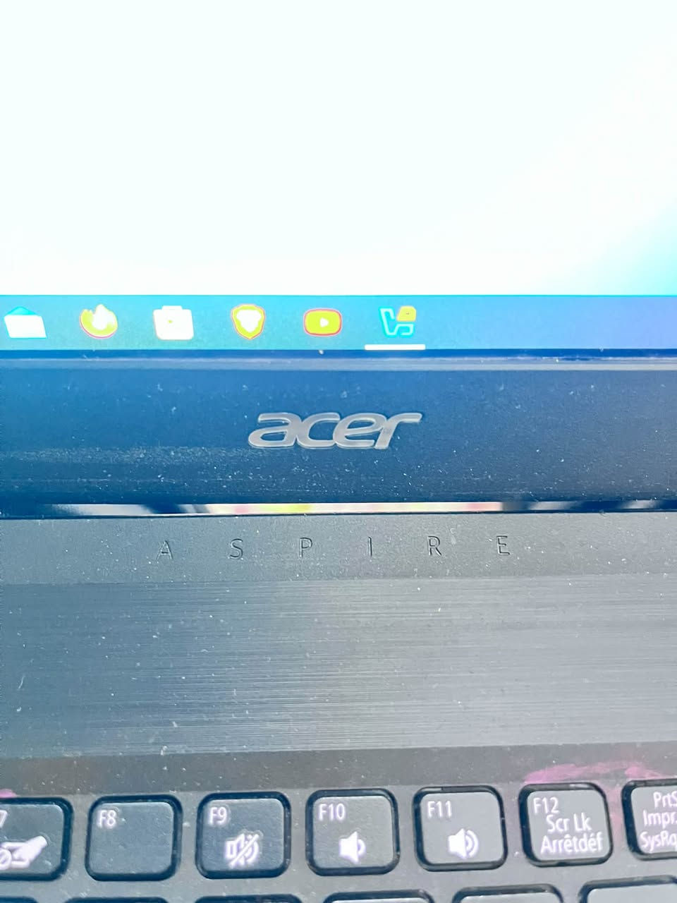 لابوتب للبيع شركه acer
مبدله شاشه 
والمواصفات كدامكم  
مطلوب عليه 130 الف 
للتواصل : ***********
مكاني كركوك 👍🏿

نص مكتوب في الصور:
- About
- Your PC is monitored and protected.
- See details in Windows Security
- Device specifications
- Device name DESKTOP-AFD9F76
- Processor Intel(R) Celeron(R) N4000 CPU @ 1.10GHz 1.10 GHz
- Installed RAM 4.00 GB (3.83 GB usable)
- Device ID 305AFE51-AB8C-4F90-AA62-7B1B93CDFAC1
- Product ID 00330-80000-00000-AA650
- System type 64-bit operating system, x64-based processor
- Pen and touch No pen or touch input is available for this display
- Copy
- Rename this PC
- Windows specifications
- Edition Windows 10 Pro
- Version 22H2
- Installed on 4/2/2021
- OS build 19045.3030
- Experience Windows Feature Experience Pack 1000.19041.1000.0