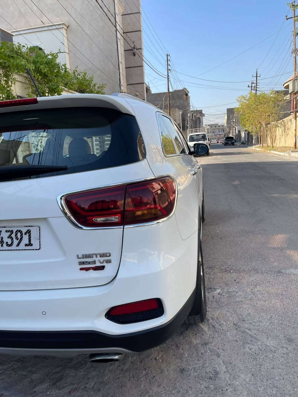 سورنتو 2018 GT-Line فول مواصفات 1/1  - السيارة 6 سلندر فور ويل ماشيه 95 حقيقي بيها فقط صبغ ربع الجاملغ الامامي سيارة نضيفه السعر 225 
***********

