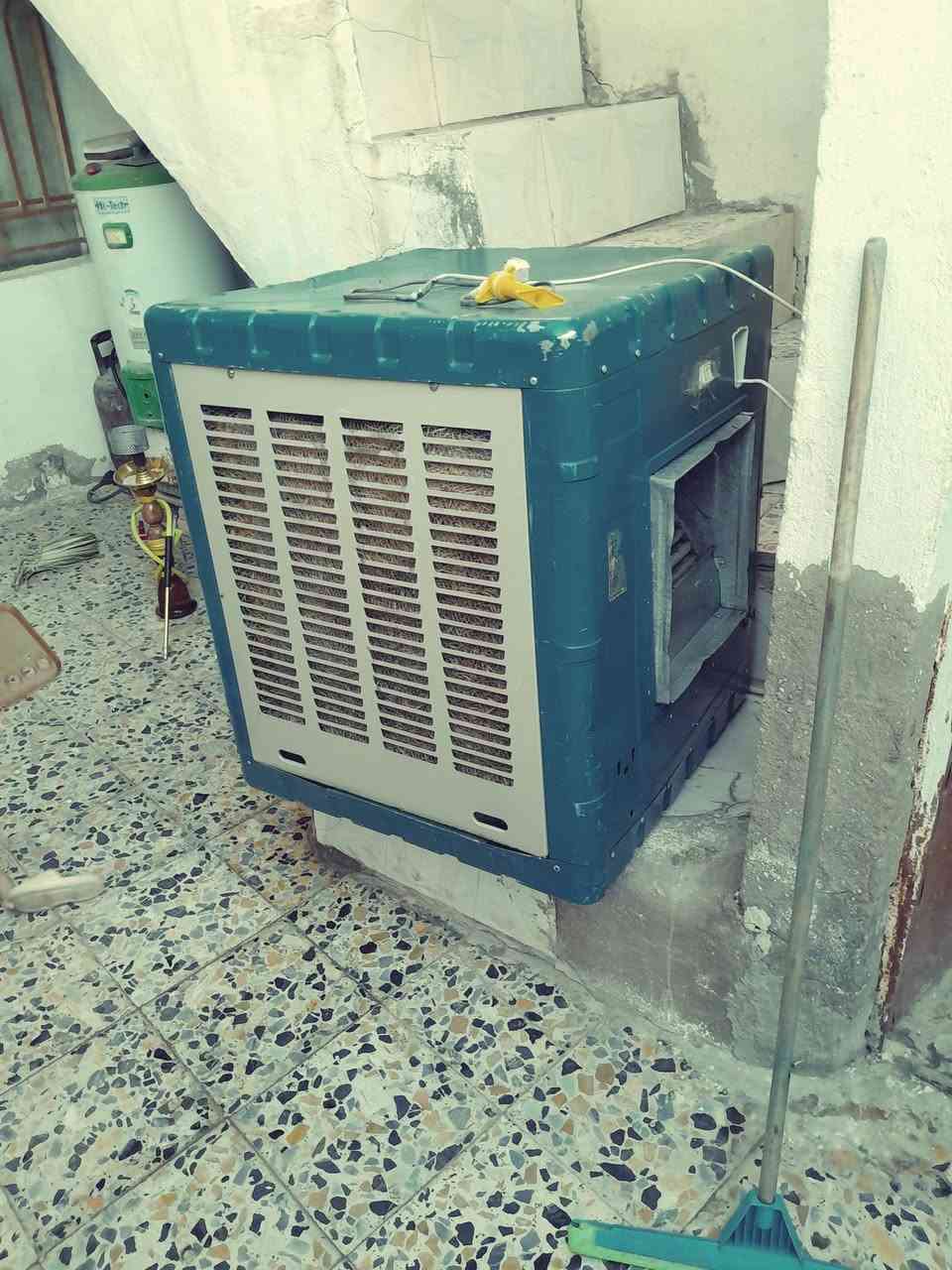 مبرده كرفاد جديده كلش البيع السعر 90وبيها مجال رقمي *********** المكان شارع المدينه
