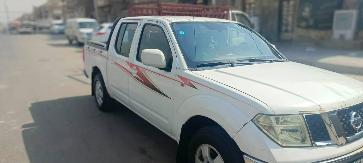 السلام عليكم للبيع نيسان نيفاره موديل2009مكفوله عدا البنيد بي بارد تبريد شغال السيارة خير من الله باسمي مكاني بغداد مدينة الصدر سعره 85/رقمي ***********
