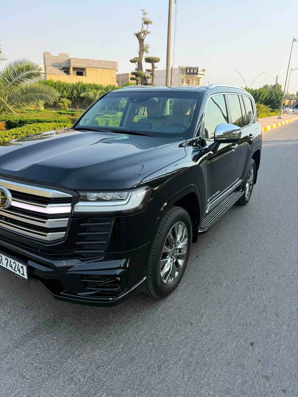 السلام عليكم 

للبيع تويوتا لاندكروزر 

موديل 2024 

VX لمتدد فول مواصفات 

بريم اصلي رادار امامي وتحديد مسار و5 كامرات وكراسي تدفئة وتبريد حتى الخلفيات والكراسي كلهن كهرباء حتى ال7 راكب هم كهرباء وكرسي السايق  خزن ميموري وبقية المواصفات المعروفة باللمتدد الvx

السيارة مغلفة PPF من جانت زيرو ضمان 15 سنة

مكفولة كفالة

ماشية 44 الف جديدة جدا بحالة الزيرو 

رقم بغداد الجديد وبأسمي تحويل مباشر 

السعر 685 وبيهة مجال 
مكان السياره الرمادي ***********
