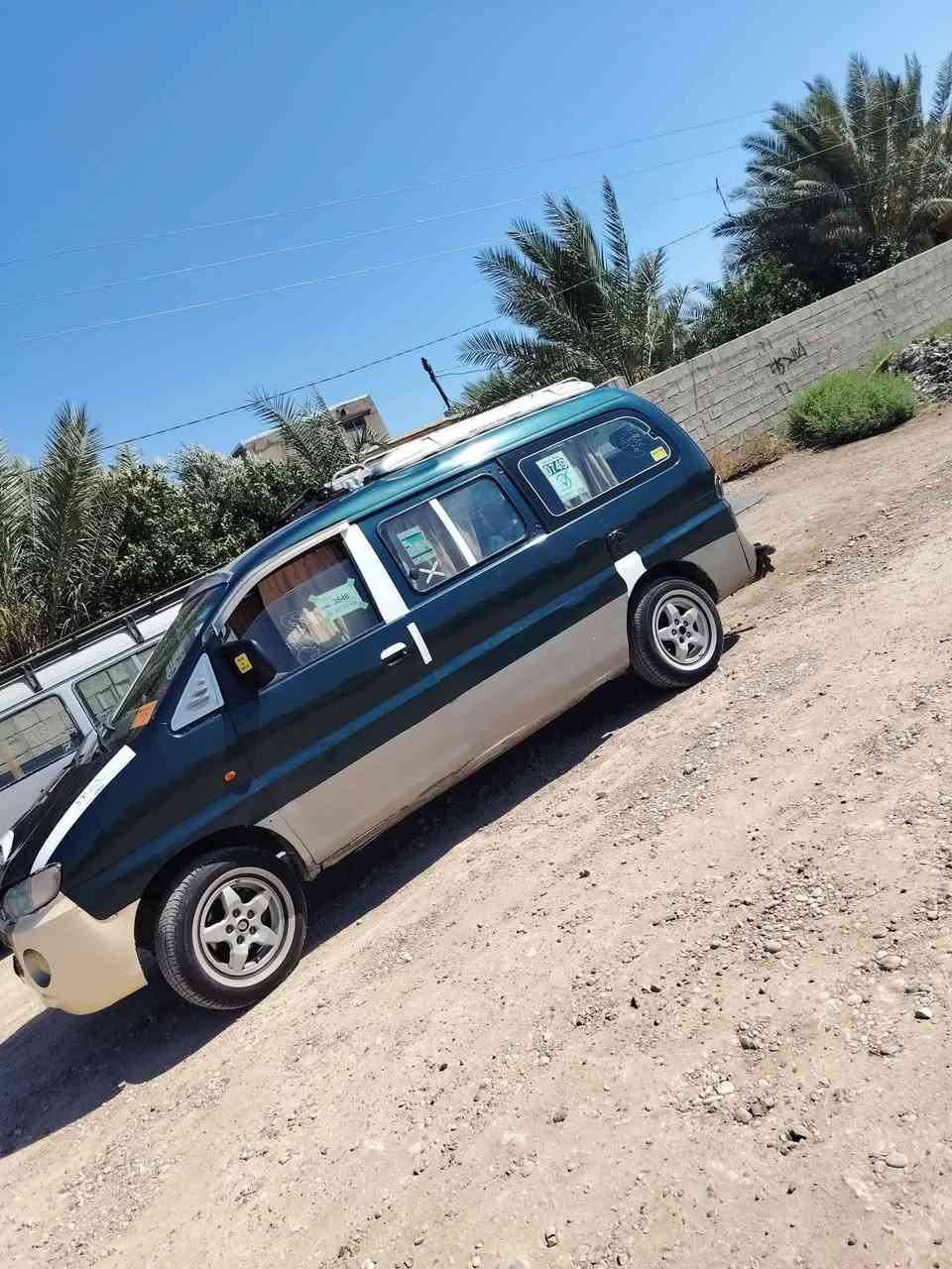 ٢٠٠٠ • انكليزي ١١ راكب • ديالى