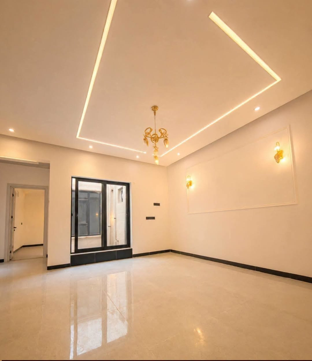 🏡 دار فخم ملكي للبيع | تكريت – الديوم – منطقة التوحيد ✨
🔥 فرصة مميزة للسكن الراقي والاستثمار

📐 المساحة: 200 متر
📏 الواجهة: 10 متر
📏 النزال: 20 متر
🛣️ شارع الدار: 15 متر

🏠 تفاصيل الدار:
• 4 غرف نوم
• صالة
• استقبال
• مطبخ
• 3 مجموعات صحيات
• سحب مغربي ملكي
• واجهة حجر فخمة
• نظام جزامات
• نظام كاميرات دفن
• نظام إنترنت دفن
• نظام غاز دفن
• نظام دكتات
• كراج سيارة 🚗
• حديقة بيت 🌿
• بناء وتشطيب شغل فول الفول – درجة أولى ⭐

📍 الموقع مميز جداً
قريب من المدرسة، وجميع الخدمات كلها يمك.

💎 دار راقية، موقع ممتاز، وتشطيب يليق بالذوق الرفيع.

📞 للاستفسار والحجز:
 
*********** ابو رحمه 

 مكتب ابورداد وشركاء

