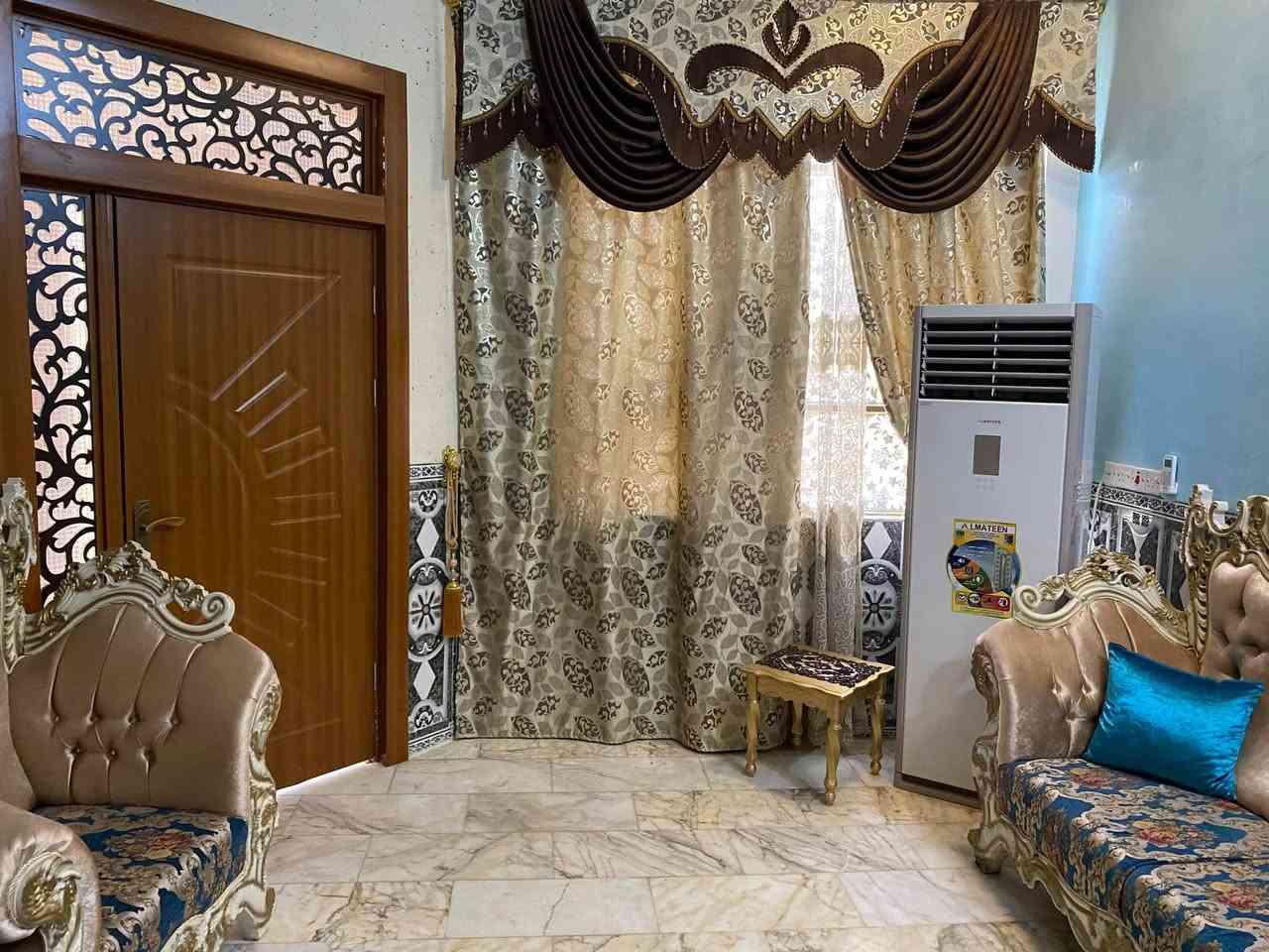 الدار لبيع كربلاء حي الامل بالقرب من مدينه الامام الحسين ع للزائرين طريق الحله
المساحة 230 م طابقين درجه اولى بناء جديد السعر 260 للاستفسار اكثر الاتصال على الارقام التاليه 
***********
***********
