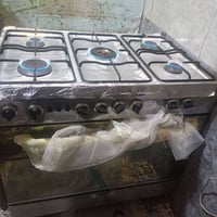 للبيع نظيف جدا طباخ 5 عيون فرن شغال بكاني بغداد 07737197457