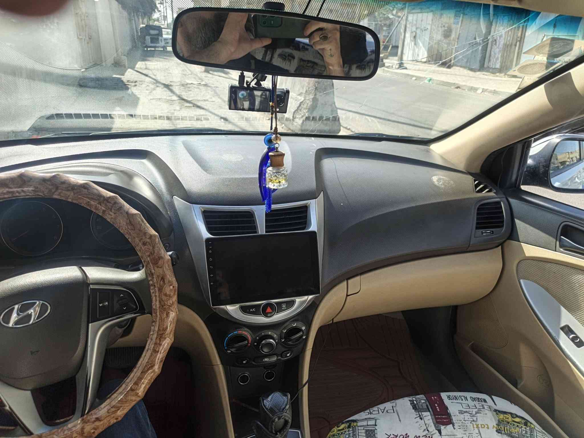 اكسنت 2013لبيع خليجي كامله من كلشي ما عدا ضربه باب خلفي موضح بصورة كير مكينه تبريد مكان بغداد *********** سعر 90
