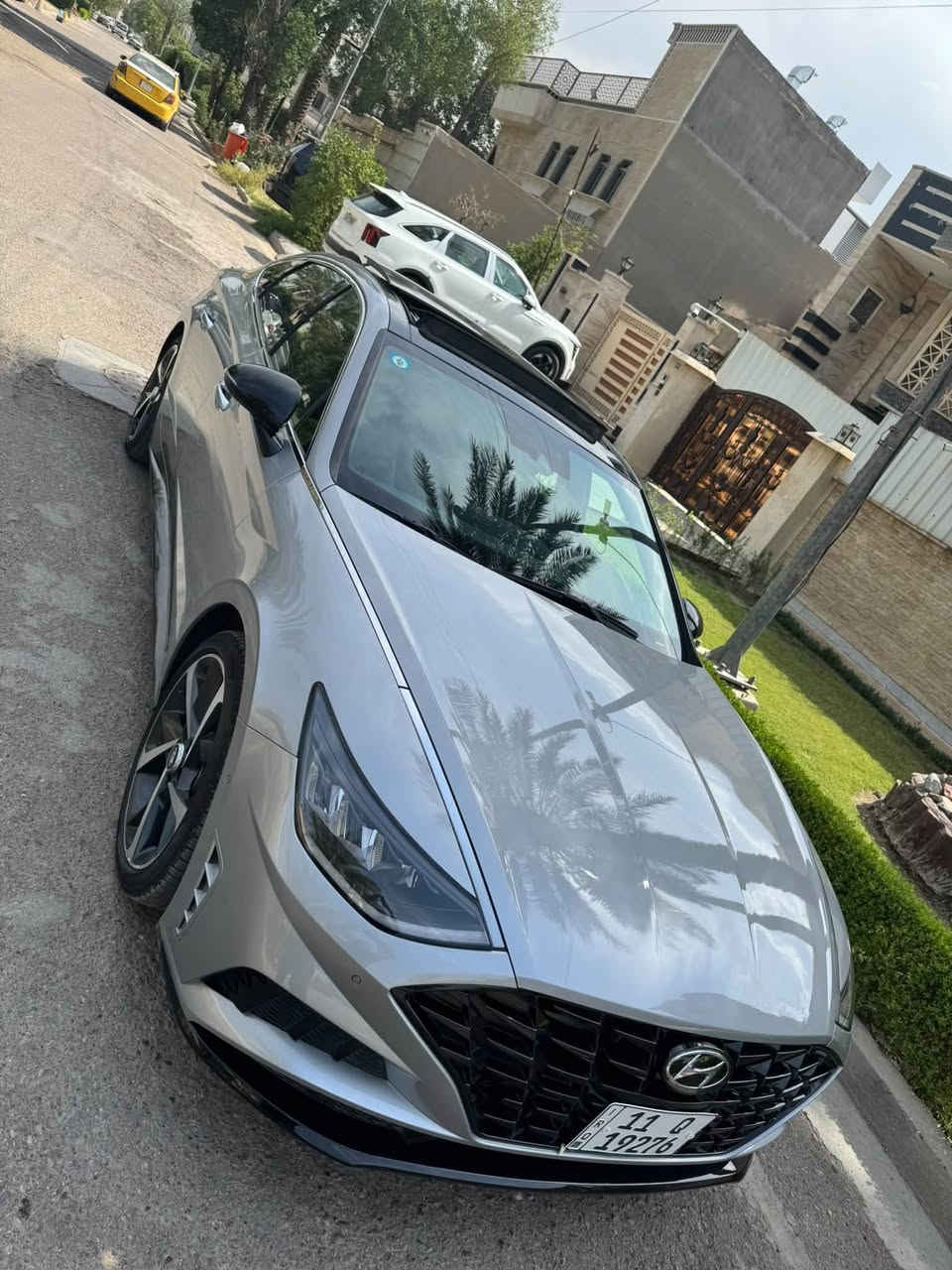 سوناتا2023   plus Sel
رقم بغداد  بسمي
حادثهة بنيد و جاملغ بدايتهن بدون دواخل  ماشية٤٦        
مواصفات  ..
بنوراما 
بصمة تشغيل + البوب بصمة + تشغيل عن بعد
كشن السايق كهربائي  
1600  تيربو 
تبريد شاشة بيانو منفصل
تدفئه بالكشنات 
اوتو هولد + اوتو اوف
مانع انحدار ومانع انزلاق 
لد امامي نهاري 
كيرها دكم
لايت زينون عالي ناصي 
رادار امامي خلفي جانبي
اشاير بالمري 
شاشة كبيره بلادية + كامرا خلفيه دوارة 
مانع تصادم امامي خلفي
قيادة آليه تحديد مسار 
سايد بريك دكمة 
انضمة قيادة 4 
وباقي المواصفات معروفة للسيارة 
سعرها  ١٧٥ وبيها مجال  
مكانها بغداد - حي الامين   
  الهاتف. ***********
