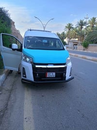 هايس ١٤ نفر • ٢٠٢٥ • ٢٠٠٠ كم