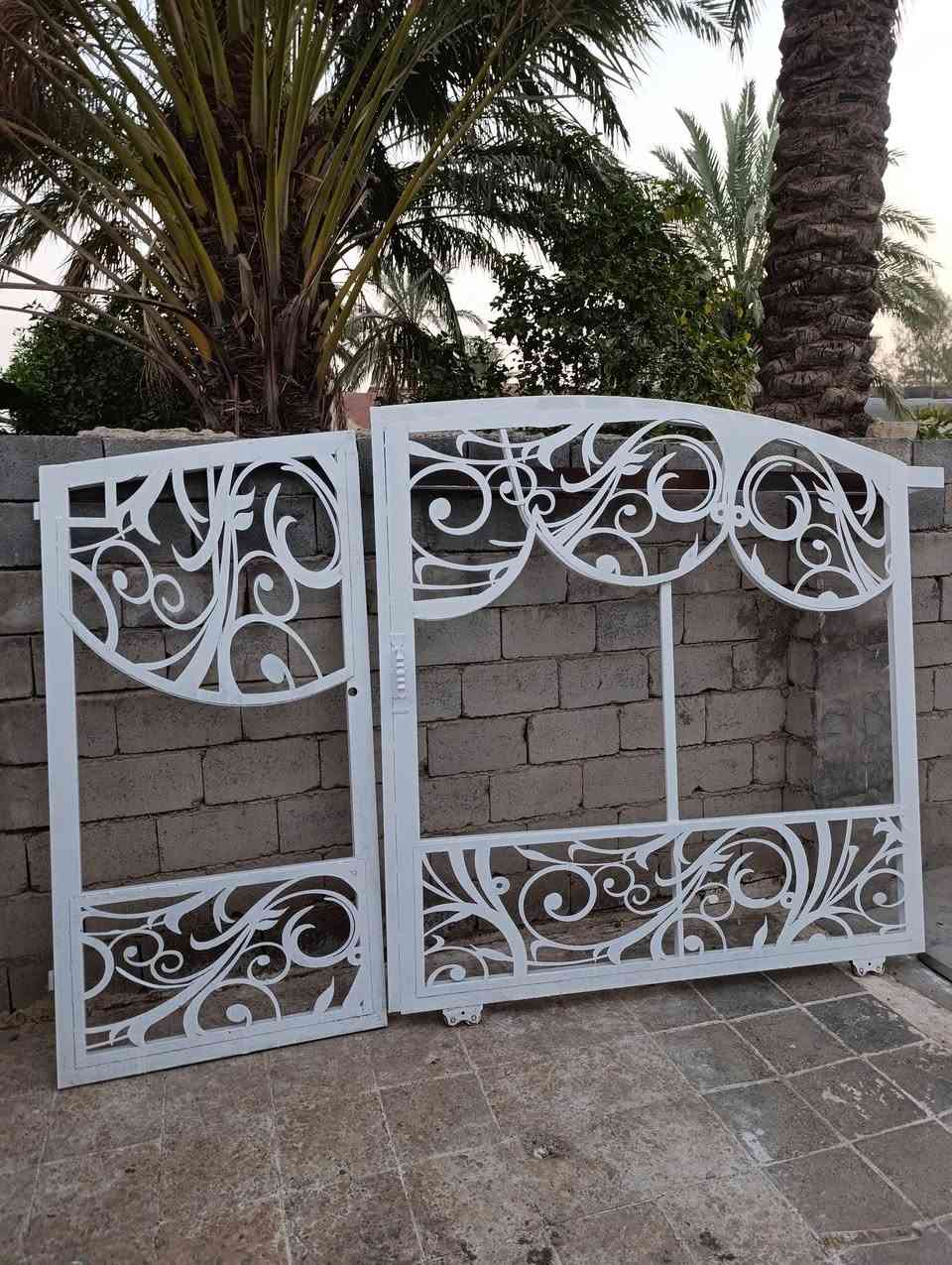 باب للبيع نضيفه  مصبوغه جديد
3متر 
السعر 250
‏‪***********‬‏
مكان ديالى
