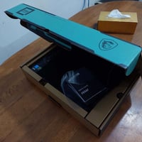 اللابتوب جديد بالكارتون ماركة MSI ...........معالج كور اي 7 جيل  13 فئ...