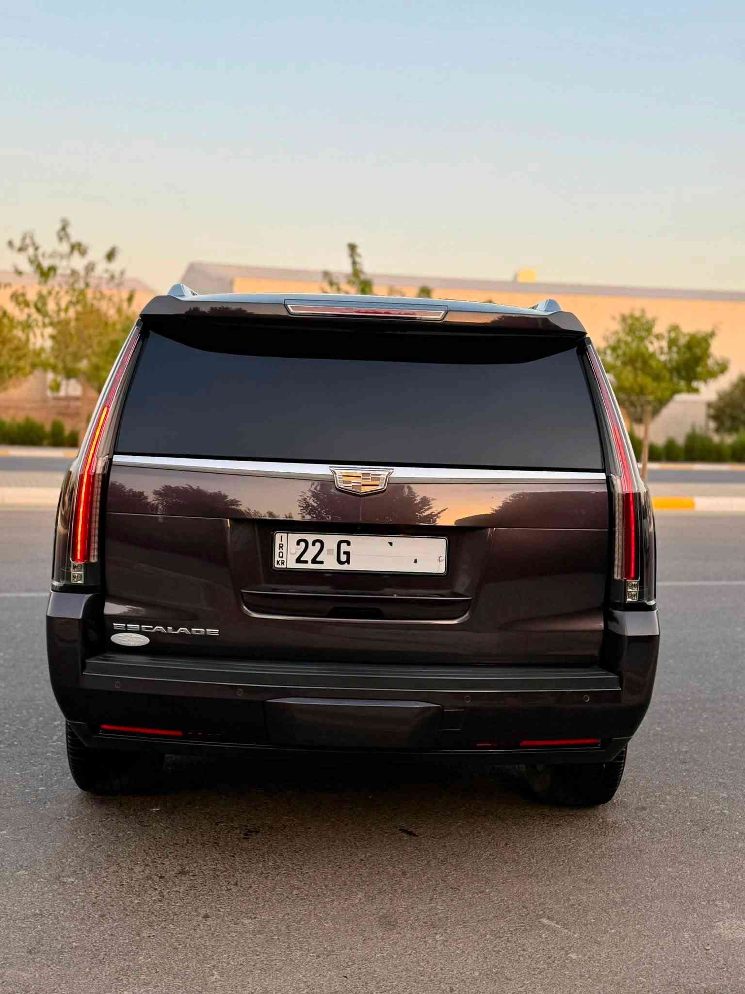 ﷽
‏                 CADILLAC ESCALADE PLATINUM 2016
▫️كاديلاك أسكاليد موديل 2016 
🔹مواصفات پلاتينيوم فول مواصفات ١/١
🔹لون مميز ( لون قهواي  )

▫️محرك V8 تمانية سلندر🔥
🔹كير و محرك بشرط
بدون صوت و بدون صرف بدون خلل
🔹ماشية  73  الف حقيقي

▫️سيارة كلين تايتل مكفولة كفالة عامة ✅
🔹مكفولة حتى دعاميات بشرط بدون صبوغ
🔹بدون صبوغ بدون شخت و بدون رصعات
🔹سيارة حيل حيلوة جديد جديد ماشاالله
🔹سيارة كل على وضع شريكة لوك لوك

▫️مواصفات پلاتينيوم
( بصمة - فتحة - فور ويل - دبل رادار  أمامي و جانبي - رادار خط طريق - داتاشو - خمس كاميرات - صندوق شفت - سقف DVD - شغال - شحن موبايل - قاصة - كشن جلد مساج - كشن تتفيئة و تبريد - كشن و ستيرن خزن - كشن هزاز - تبريد مركزي - لايت ليد و زينون بيلادي - حصاص أمامي و خلفي - مراي شفت - بعد هواي مواصفات )

◽️اربع تاير ويل جديد ويل بيلادي حجم 22
🔹سيارة شرط بدون اى نواقص گير و محرك و حدادي و كاهرباى كولة بشرط
🔹سنوي و رقم و هزة جديد سنوي بأسمي
🔹 نفسي يوم / تحويل و كاله حاظر
🔹 مكان_🌆 سليماني

◽️سعر_ 314$ 
◽️موبايل_ ***********
____________________________________
