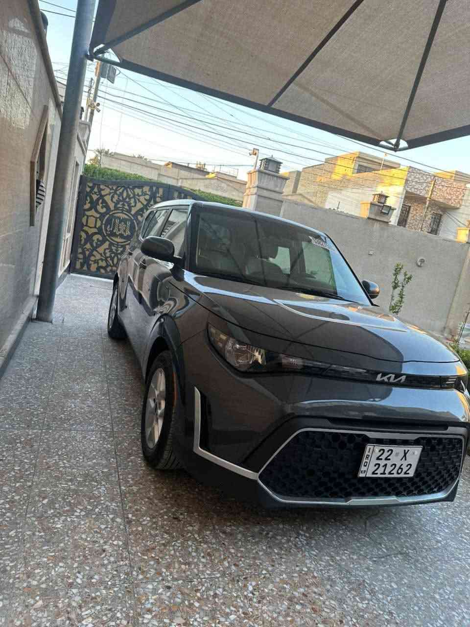 كيا صول 2023 
محرك 2000 دوش 
كير At 
حادثها خفيف باب السايق 
بدون ايرباك 
السياره اخت الزيرو ماشيه 12 الف فقط
السنويه بأسمي تحويل او وكاله حاضر 
مكاني بغداد السيديه 
السعر النهائي 130 
***********
