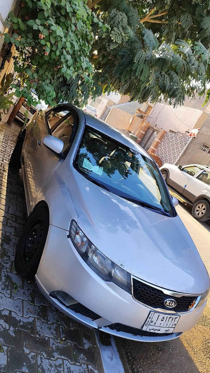 سلام عليكم 
سيراتو مديل 2013 خليجي بيها قطعتين جاملق السايق ولبنيد 
مكينة گير نضاف  مكاني نجف حي ميسان السعر (80) بيها مجااال 
شراي ع رقم ***********
