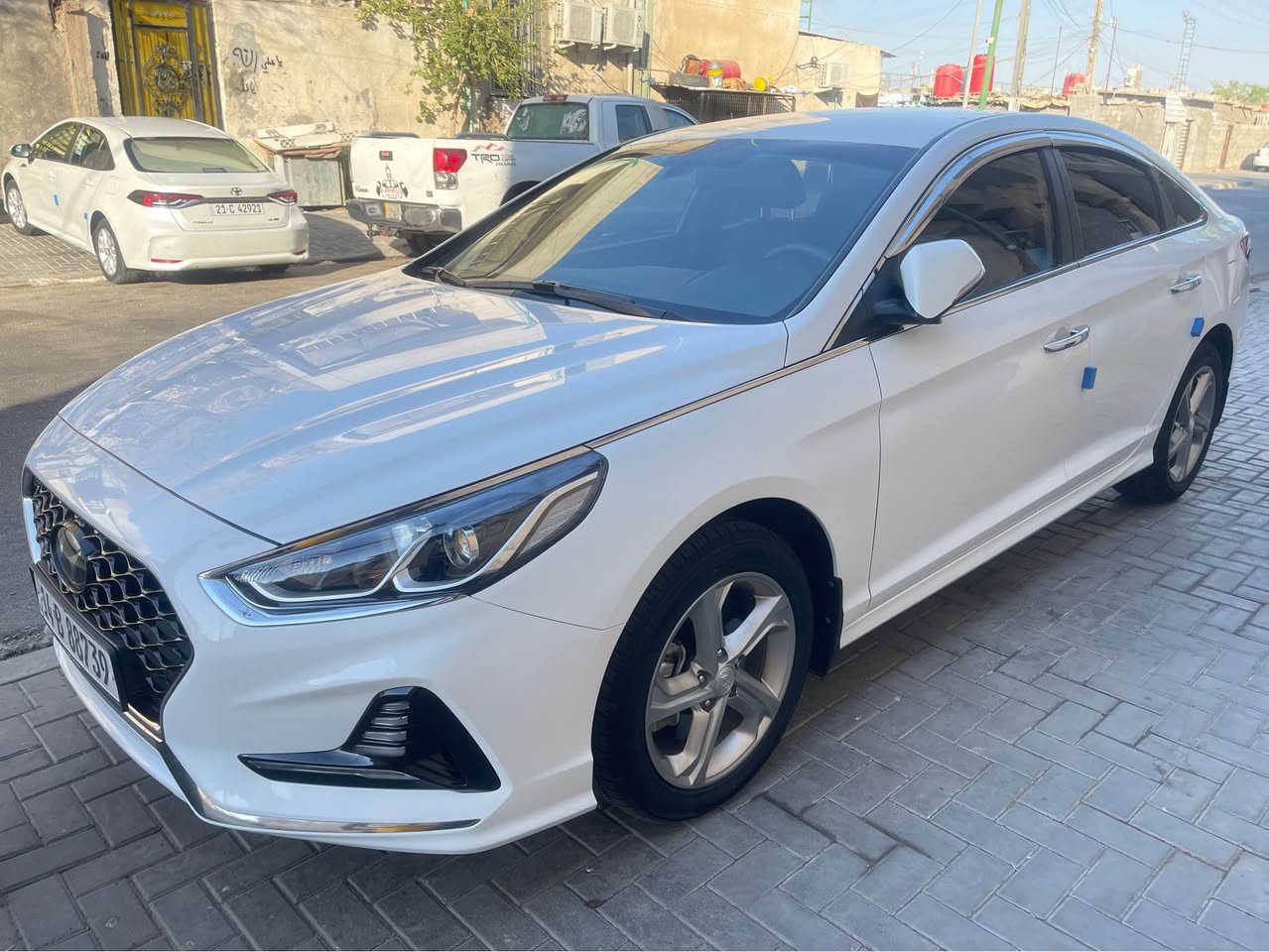 هونداي سوناتا كوري موديل 2023 بصره حره 
سيارة مفحوصه كفاله عامه من كلشي حته دعاميات كفاله
وكفاله من شخط جديده كلش سياره 

مكنيه 2000 غاز خط واحد بلاد فقط 
سايد بريك بصمه 
اوتو هولد توقف ذاتي 
رادار امامي و تحديد مسار
تحكم ستيرن وقفل سرعه
كشن تبريد و تدفئه 
اشاره بلمراه
رادار بلمراه
ويلكب نجمه بلادي
شاشه و كاميرا 
سيارة بيها هواي مواصفات 
سعر 185 $ وبيها مجال
*********** البصرة, العراق
