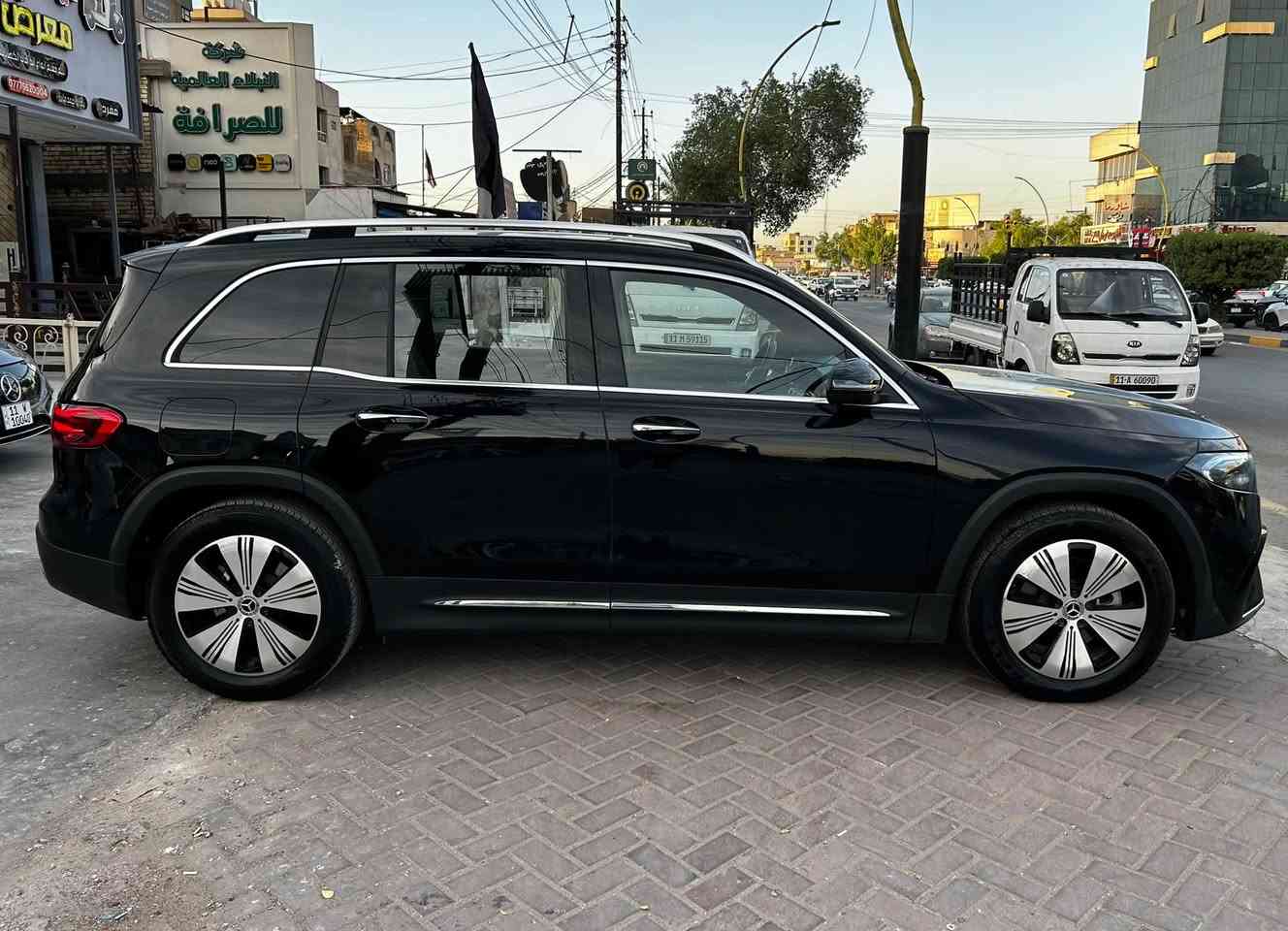 مرسيدس EQB 250 كهربائية موديل 2024 فول كامل
سعة البطارية 66.5 kWh نوع Lithium-ion
تمشي لغاية 520 كم بالشحنة الواحدة
ماشية 8,000 فقط وبحالة الوكالة

المواصفات: حساسات أمامية وخلفية وجانبية
ذاكرة كشنات
كشنات جلد
إضاءة داخلية متغيرة
رادار أمامي وخلفي
عدادات ديجيتال متغيرة
تحكم ماوس بالشاشة
4 وضعيات قيادة
قيادة ذاتية
تبريد قطعتين
مثبت سرعة
نقاط عمياء
مرايا شفط
إشارات بالمرايا
صندوق خلفي كهربائي
أوتو هولد
وباقي المواصفات المعروفة
الحادث دعامية أمامية فقط مع ضربة خفيفة بحافة البنيد أثناء النقل والصور مرفقة
تصلحت وانصبغت على كدها
بدون إيرباك وبدون شاصي ومكفولة
المكان بغداد حي القاهرة
السعر 265 $
للتواصل ***********

نص مكتوب في الصور:
- BIDCARS