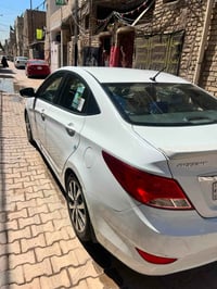 للبيع سياره اكسنت خليجي موديل 2017  رقم بغداد محرك 1600 مكفوله السياره...