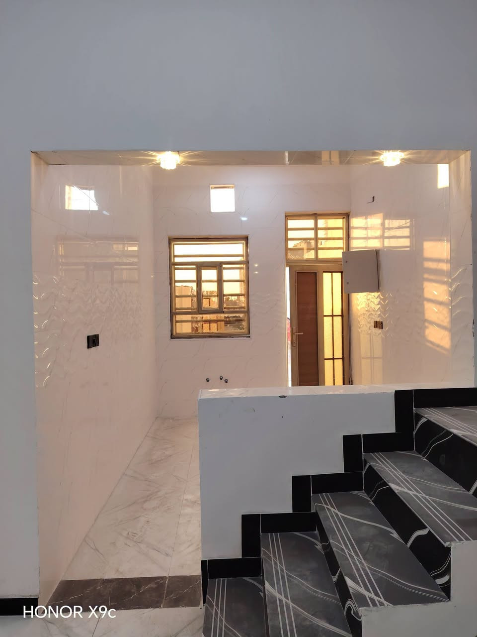 دارين للبيع بمساحه135🏠🏠
العنوان: البصره شط العرب جزيره منطقه زين العابدين
يحتوى علـّۓ  كل دار
غرفتين منام٢
أسقبال. صاله. مطبخ
صحيات داخليه خارجيه
مع كافه الخدمات متوفره
الموقع مميز وقريب لشارع العام الرئيسي الاربع سايدات
نوع طابو صرف زراعي بأسم عراقي
السعر 73مليون وقابل للتفاوض للشراء فقط🌹
للأسفسار📲
***********☎
***********☎
