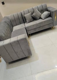 ديوان • ٥ مقاعد