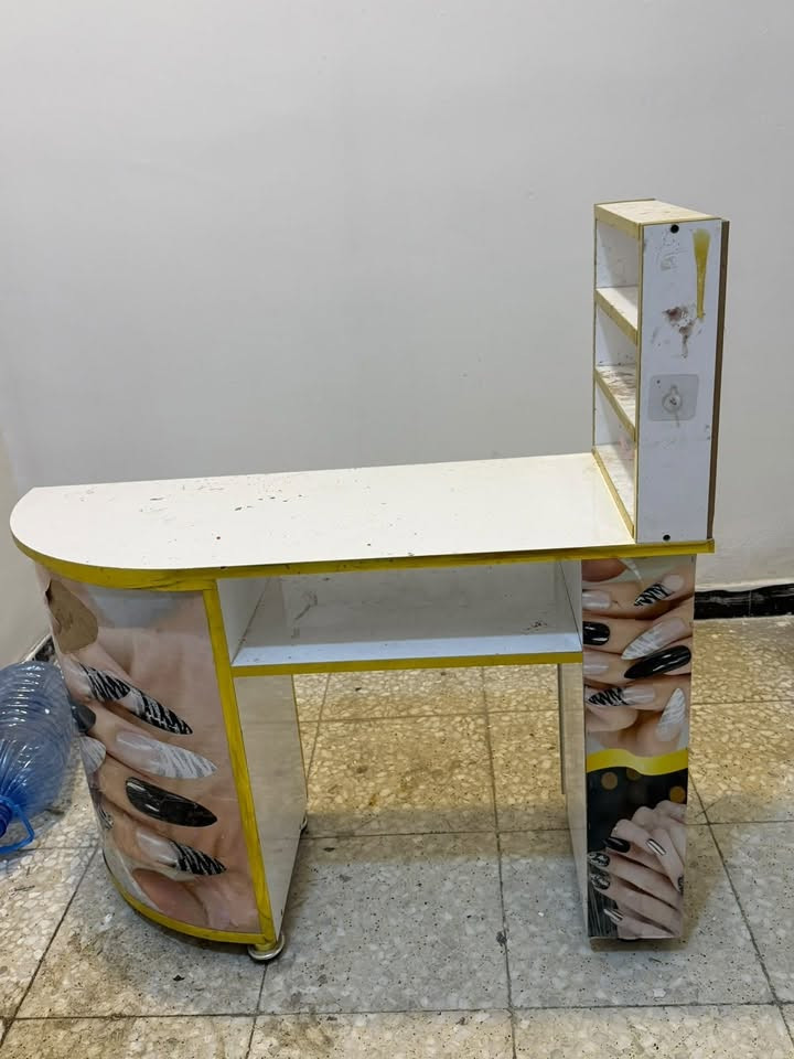 اغراض بسعر مناسب للبيع العنوان الدورة البوعيثة
للاستفسار 
***********

نص مكتوب في الصور:
- CAMON 30 Pro 5G 23mm f/1.8 1/3953s ISO57
- CAMON 30 Pro 5G 23mm f/1.8 1/3953s ISO53