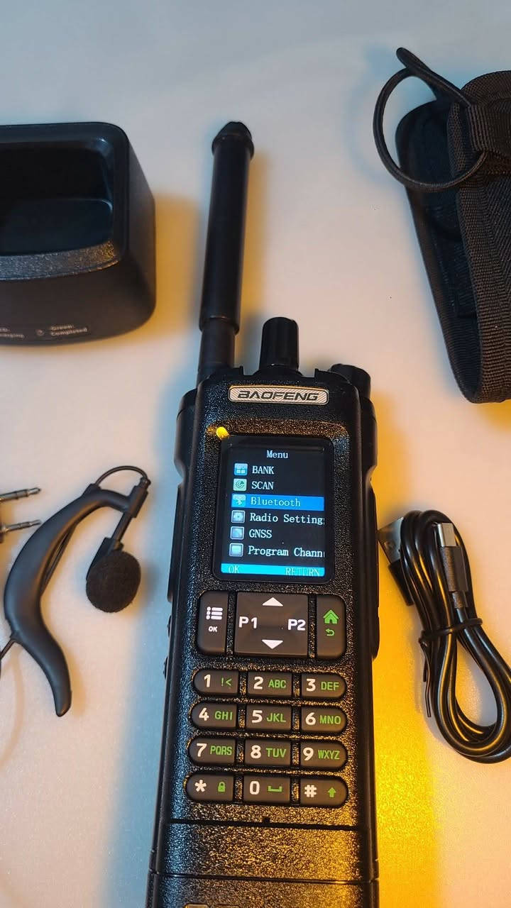جهاز راقي 10w شحن تايبسي وشحن حاضن يربط على جميع الاجهزه GPS  وبلوتوث برمجه بالتليفون  صوت واضح نغمه نهايه ارسال  جديد للبيع *********** فقط واتس

