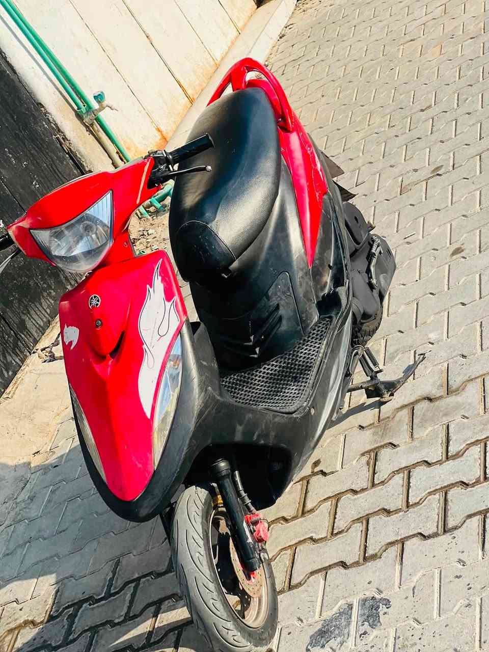 سلام عليكم ماكس عدله كفاله عامه دراجه مامفتوحه وكلها بلاديه 49 كهربيات كلها شغاله شلعه معدل دبلات الخلفي ول امامي شغال عداد سرعه شغاله دراجه جديده ونضيفه مكاني البصره قضاءالمدبنه ***********
