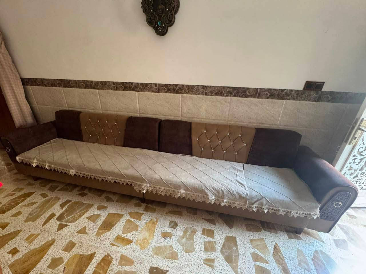متاح تخم ديوان نضيف مابي عيب 
4اكبار 2زاويه 2كراسي 2ستوتات
مكان بعقوبه 
سعر خاص
***********
