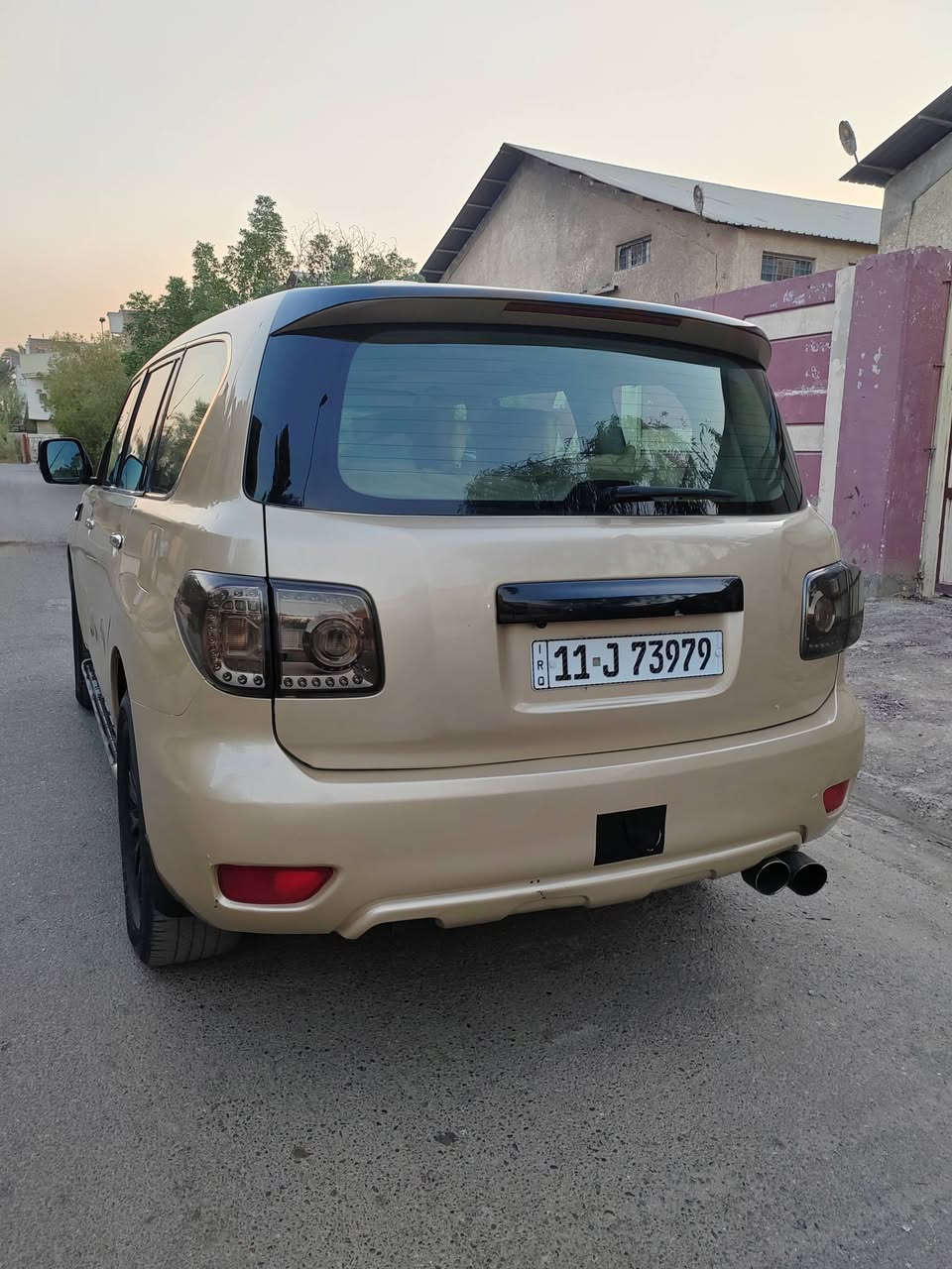 باترول ٢٠١١ نظيفة بمعنى الكلمة مابيها اي نواقص ولا كلوب بل دشبول محرك ٨ سلندر احلى من الصور مصبوغة حزام بسبب الجراد تبريد ثلج صدر تايرات جدد مكاني بغداد زيونة السعر ١٨٥.... ***********
