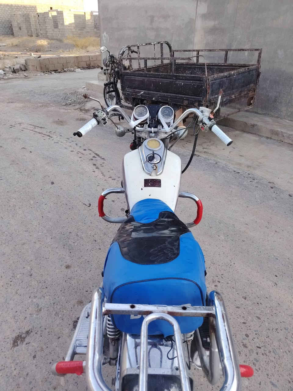 سلام عليكم 
#للبيع 

#جني دبل2 بلك 🏍🏍🏍

#كهربائيات شغال 🚥🚦🔋🚨 

#سلف هندر شغال   👍👍👍👍👍👍

سلف شغال 👍👍👍

#تخم #تاير #جديد ⭕⭕⭕⭕🛟

#السعر 320 وبه مجال 

👈👈👈👈مكانه صلاح الدين قضاء العلم 👉👉👉👉

📲📲📲📲***********📲📲📲📲📲📲
