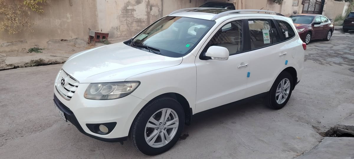 سنتافي موديل 2011 خليجي محرك 6 V
3500 فول مواصفات
(فتحه سقف بصمه تشغيل وبصمه أبواب كشن كهرباء تحكم مقود
ثلاث قطع تبريد سبعه راكب مري شفط اشاير بالمري...)
رقم بغداد الجديد شرط التحويل سنويه جديده ل ٣١
كفاله عامه سونار موضح مع الصور
السعر 145  ورقه بيها مجال قليل
***********
