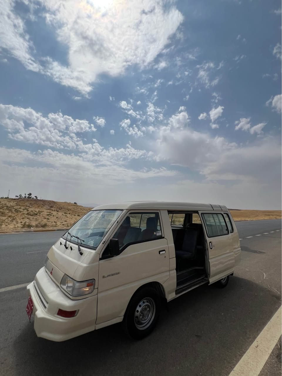 پاس مستەربۆشی
ڕەنگ خاکی  
مۆدیل ٢٠٠٢ 
حیزام سبوغە بۆ جوانی 
تازە سبوغ کراوەتەوە 
هەر چوار تایە نوییە 
گاعی و کوشنی نوێیە
پشت و پێشی دەعمی نیە 
تاقم پێشی تازە توند کراوەتەوە 
هەزەی نوێیە 
کامل مەزبوت کراوە 
کارەبایی کامل بەشەرت 
مەکینە،گێڕ،تەحویل،غەڕامە،بڕاوە بەشەرت 
وەکالەی بەناوی خۆمانە 
سعری فرۆشتنی ٥٨ گەڵاو کەمێک معامەلەیە 
بۆ زانیاری زیاتر پەیوەندی بەم ژمارە تەلەفۆنەوە بکە 
***********
***********
شوێن.کۆیە كويسينجاك, أربيل
