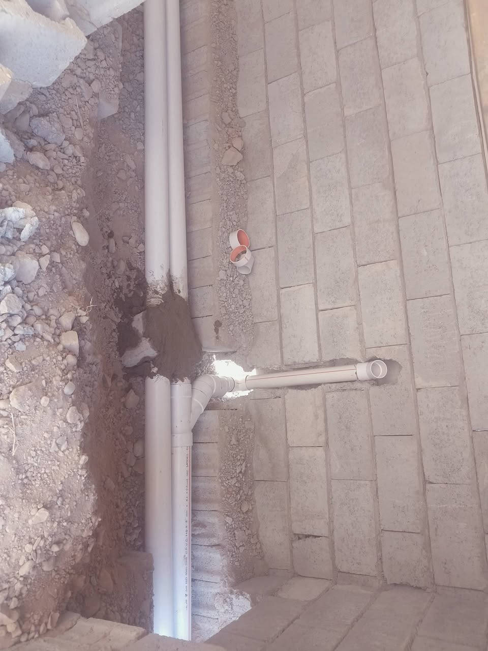 الحمدلله تم انجاز عمل مجاري بيت 200متر مشتملات في شوراو حسب طلب ابوالبيت والعمل جاري ماء وكهرباء وراح انشرهن هم بيت شوراو وكوباني جاري العمل  تاسيسات عامه ماء وكهرباء ومجاري شغل درجة اولى وحسب الطلب شرط هندسي لاتدفع ولا فلس اذا موهندسي البيت ال100متر ب600الف ماء وكهرباء ومجاري والسقوف الثانويه وربط الانارة والكهربائيات الاتصال ***********
