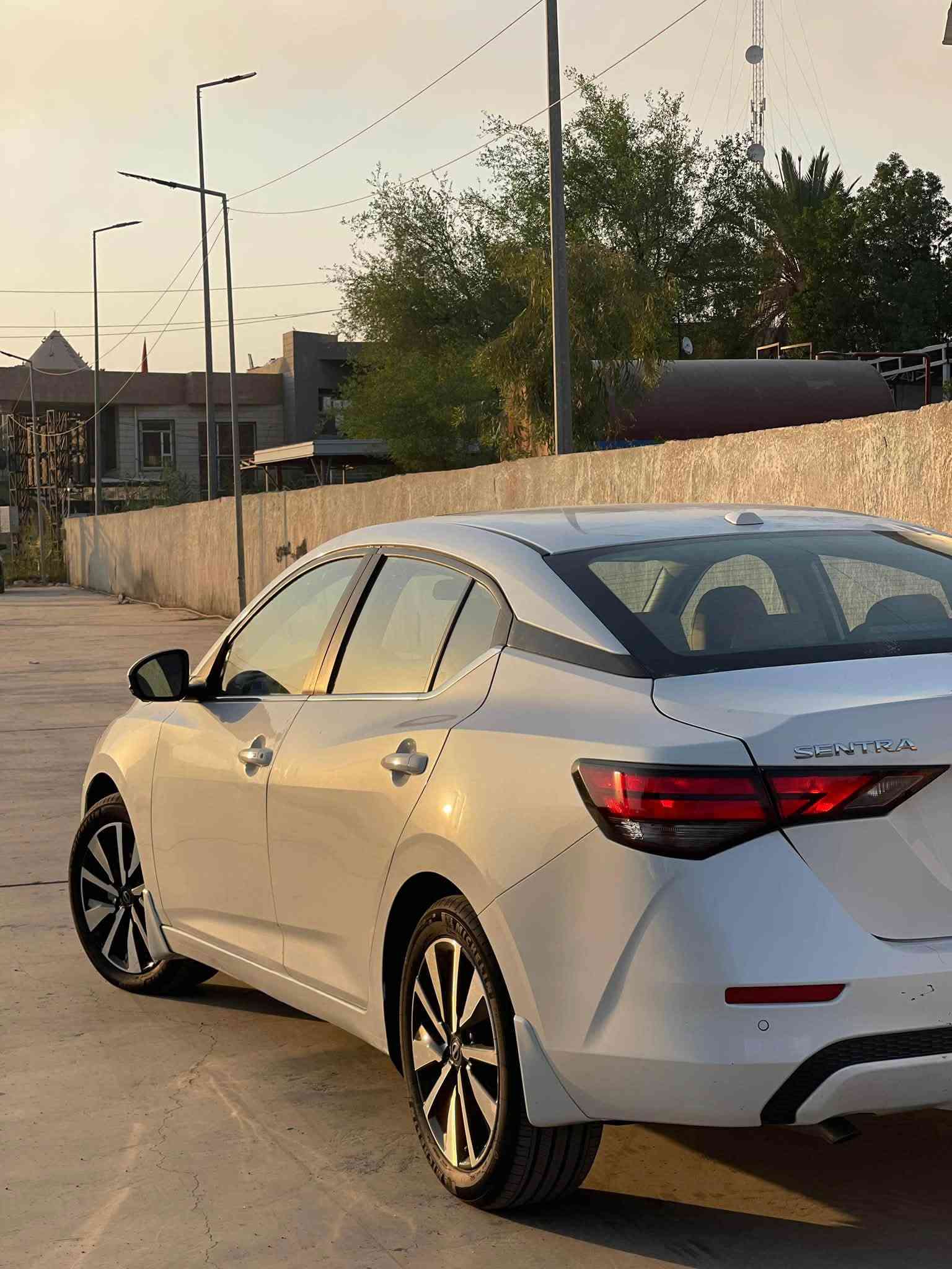 𝐍𝐈𝐒𝐒𝐀𝐍 𝐒𝐄𝐍𝐓𝐑𝐀-𝐒V 𝐏𝐋𝐔𝐒  2025
نيسان سنترا SV PLUS) موديل 2025 فول فول 

اللون :  ابيض ثلجي

عداد المسافة : 3 آلاف mi فقط

يعني زيرو

حجم المحرك : 2.0L ( 4 سلندر )

المواصفات : 𝐒V𝐏𝐋𝐔𝐒

فتحە سقف سلايت

ابــــواب بصمة

بصمة تشـــغيـــل

تشـــغيـــل عـــن بعد

شـــاشـــة كبير لـــمس

كــــامــــيرات محيطيه

اربع كامرات

اوتو ستارت (𝐀𝐔𝐓𝐎 𝐒𝐓𝐀𝐑𝐓)

اوتو ستوب (𝐀𝐔𝐓𝐎 𝐒𝐓𝐎𝐏)

رادار امامي (تحديد مسار)

رادار جانبي (نقاط عمياء)

رادار خلفي (التحذير من الاصطدام)

حساسات امامي

حساسات جانبي

حساسات خلفي

نظام (𝐄𝐂𝐎)

نظام (𝐍𝐎𝐑𝐌𝐀𝐋)

نظام (𝐒𝐏𝐎𝐑𝐓)

كشنات هيتر

تحكمات استيرن

استيرن هيتر

لايتات 𝐋𝐄𝐃 ليد عدسة زينون بيلادي

بكلايتات 𝐋𝐄𝐃 ليد بيلادي

ويــــل كــــروم

رقم الشاصي 3N1ab8cvxsy420185

تفاصيل اكثر الاتصال علی 

السعر 148$ وبيها مجال

مكان السياره واسط الزبيدية 

***********

