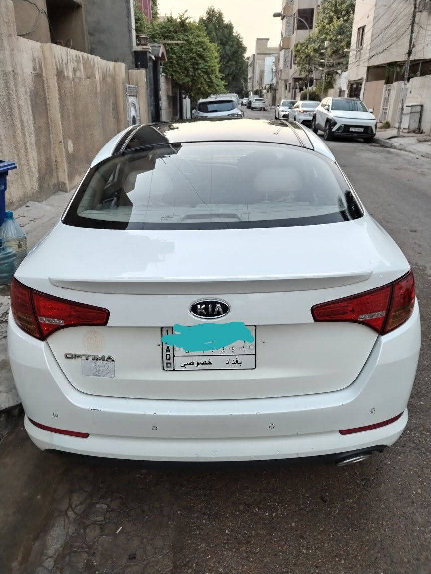 السلام عليكم
كيا اوبتيما 2012 خليجي فول مواصفات
بنوراما
مري شفط
قطعتين تبريد
كشنات جلد
شفتات استيرن
تحكم استيرن
خمسة ويل كب
محرك 2000 دوش
السيارة ما بيها صبغ على كد الي محدد بالبنيد
السعر 137 ورقة
للاتصال ***********
