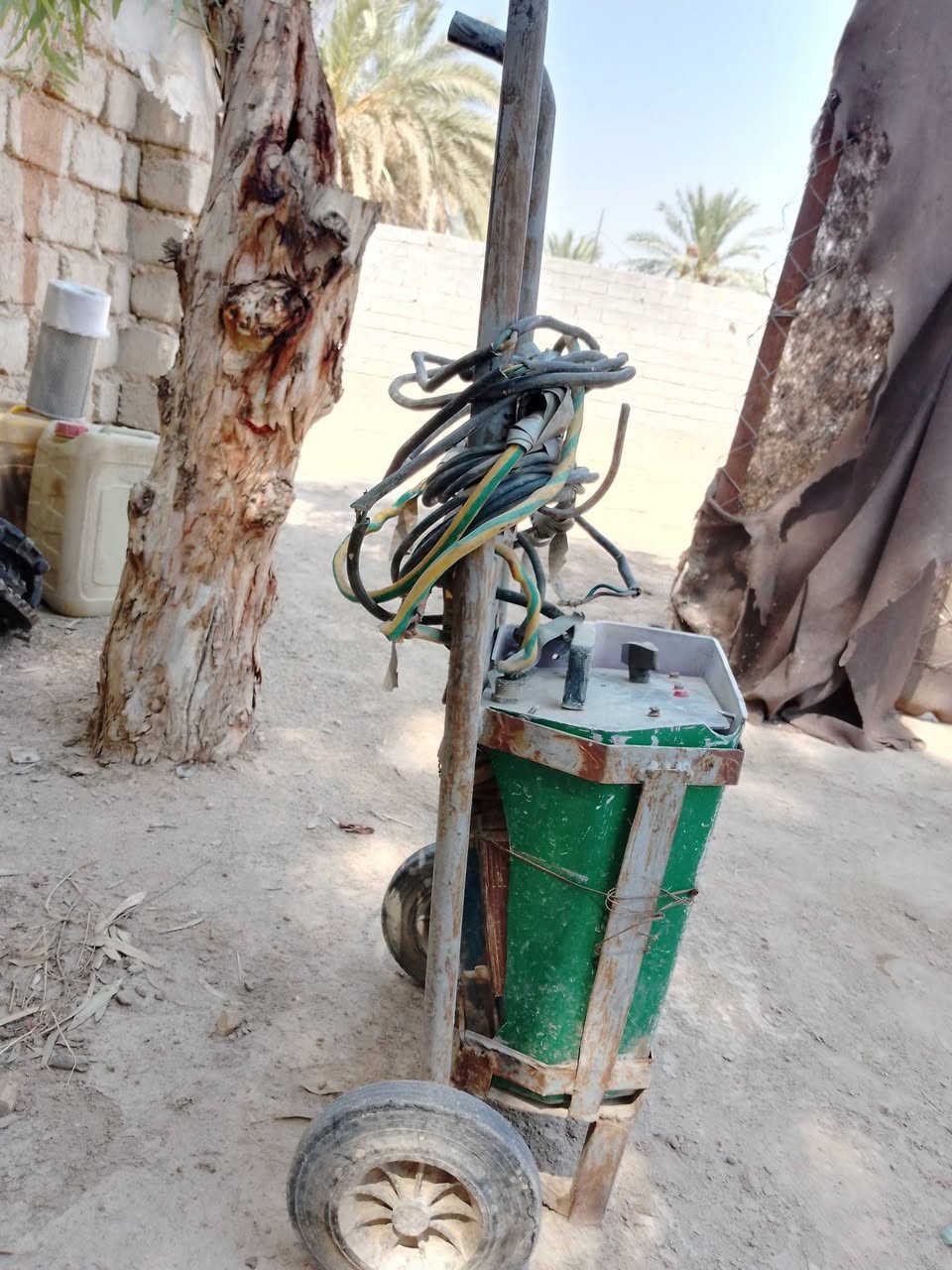 مكينه لحيم بلغاريه شغاله وتلحم درجاتها كلهن شغاله السعر 125 وبيها مجال قليل مكاني كربلاء ***********
