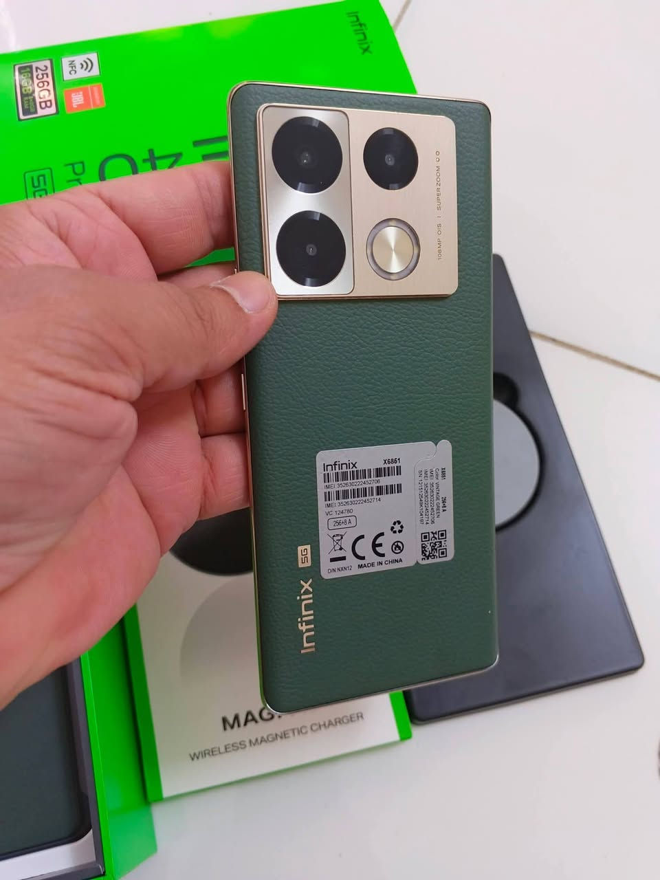 Infinix NOTE 40 Pro 5G
ذاكرة 256
دبل شريحه 
90 فريم بوبجي وسلاسة بالالعاب 
كامرة اتصال تكنيك صوت كله يخبل 
بصمه اصبع شاشه وبصمه وجه 
بي فطر بالضهر خفيف ممأثر 
بدون ملحقات 
السعر: 285 وبي مجال 
العنوان : بغداد مدينة الصدر 
متواجد فقط واتساب ***********
