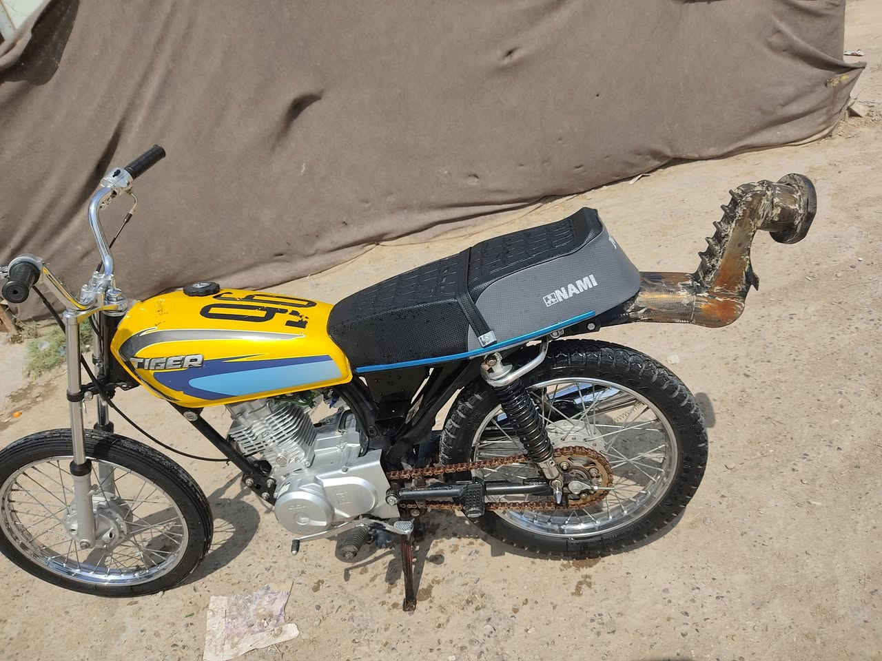 موديل 18 وكيله عباس العارضي بس بيع مكاتبت شارع ولا طبلي وتكلي ليش وشنوو سبب بيع ويه الوراقه المكاتب مال الوكيل وسوي مكاتبت شارع سعره خاص مكاني نجف الي يريده بي خير ويدلل دراجه شلامجه برغي مامفتوح بيه ***********
