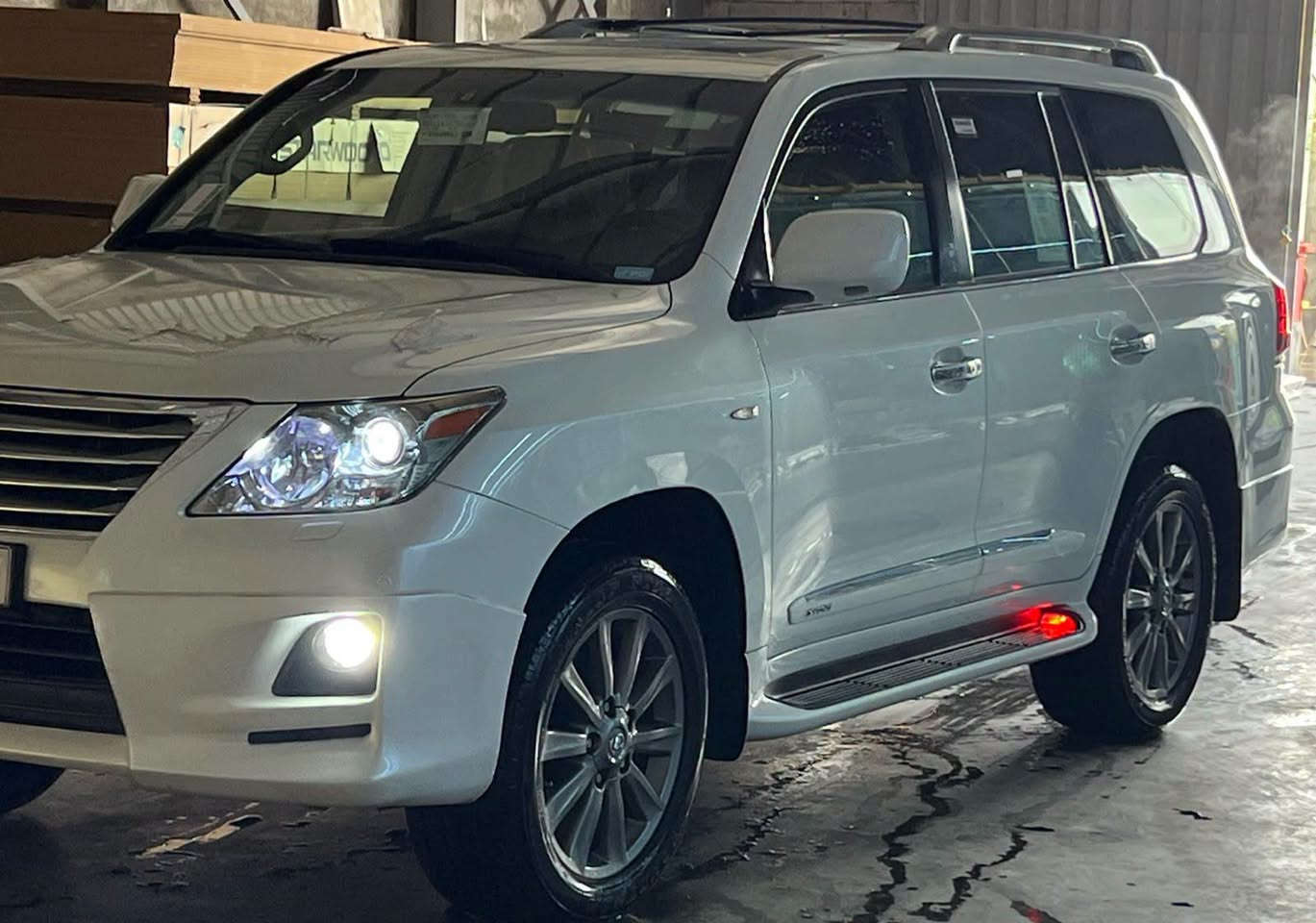 ليگزز 2010 LX 570 سپۆڕت ناو زه ر
بێ بۆیاخ دەعامى بۆ دەعامى بەشەرت
سەلاجە ،ئاوێنەکارەبا ،تحدید سرعە،
ڕاداری لاکان و ناوچەی کوێر،٣ ڕیز کوشن
کوشن جلد،کوشن هیتەر ،سڵاید ، تبرید مرکزی 
،دەبڵی هەوا ،دەبڵ ئەکسل، کامێرەی ٣٦٠ 
شاشە ئایپاد و کامێرە160 هەزاری حەقیقی ڕۆیشتوو 
٤ تایەی تازەی لەژێرە ،
بەخی ئاو، ئەزیزان سەیارەکە زۆر تازەو پاکە 
ماڵی دۆستە زۆر لە ڕەسمەکە جوانترە 
سەیارەکە،سەنەوی تازەیە بەناوی خۆمەوەیە،

سـعـر : لە کۆمێنت داوابکە ڕاستەوخۆ بۆت دێت 📩

گێڕ و مەکینەی بەشەرت نەکراوەتەوە
هیچ کێشەیەکی تێدا نییە بي بۆياخ بي سارد بي كرانه وه

ژمارەی خاوەنی سەیارە ☎️ 
***********
