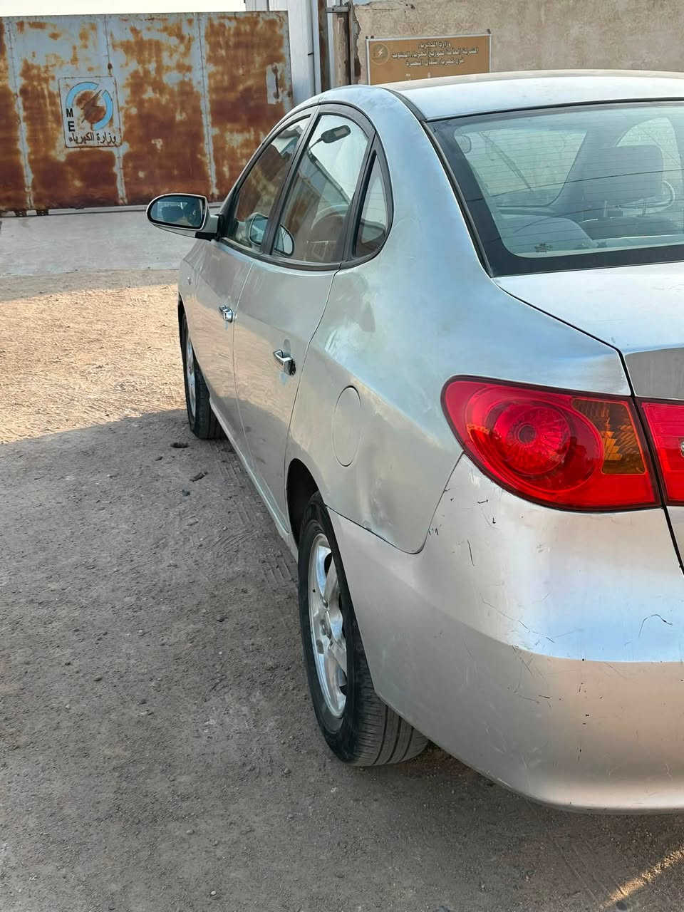 سلام عليكم
الانتره صابونه مديدل ٢٠١١

سياره مكينه كير حداده كفاله 

فقط بس البنيد مالتهه تعبان او يتبدل اب ٧٥ الف او الباقي شوف العين حلوه اسياره او جاهزه كبل الشارع ما اذب عليهه الف تبريد ثلج 

مكان سياره بصره 

السعر ٣٣ 

رقم . ***********
