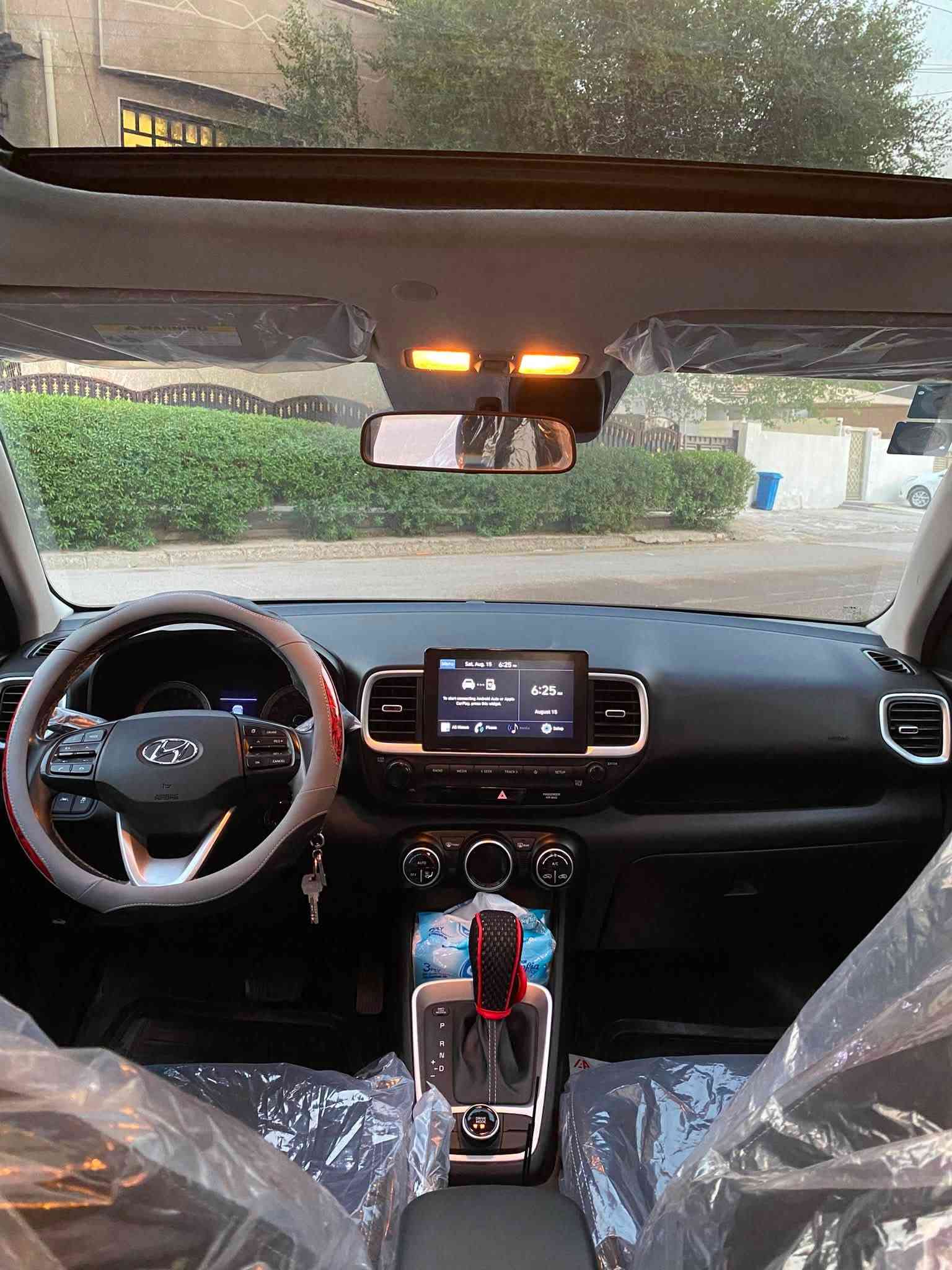 السلام عليكم 🌹

🚘 للبيع فقط — هونداي فينو 2022

✨ أمريكي | فول مواصفات | بحالة ممتازة

🔹 محرك 1600 DOHC دبل نوزل
🔹 فول فتحة
🔹 شاشة + كاميرا
🔹 تبريد ❄️
🔹 شاشة بيانو
🔹 فول تحكمات
🔹 ماشية فقط 18 ألف ميل
🔹 ترايها مال زيرو

📌 الحادث: بسيط جداً مثل ما موضح بالصور المرفقة، فقط طخة بالصندوق والجاملاغات الخلفية، فقط رش للتجميل بدون اي معجون أو تصليح.
✅ بدون دواخل
✅ بدون إيرباك
✅ السيارة جاهزة وما بيها أي نقص
✅ سنوية وهزة
✅ رقم جديد

📍 الموقع: بغداد — شارع فلسطين

💰 السعر: 128 ورقة
💵 بيها مجال بسيط للجادين.

📞 للاتصال: ***********
