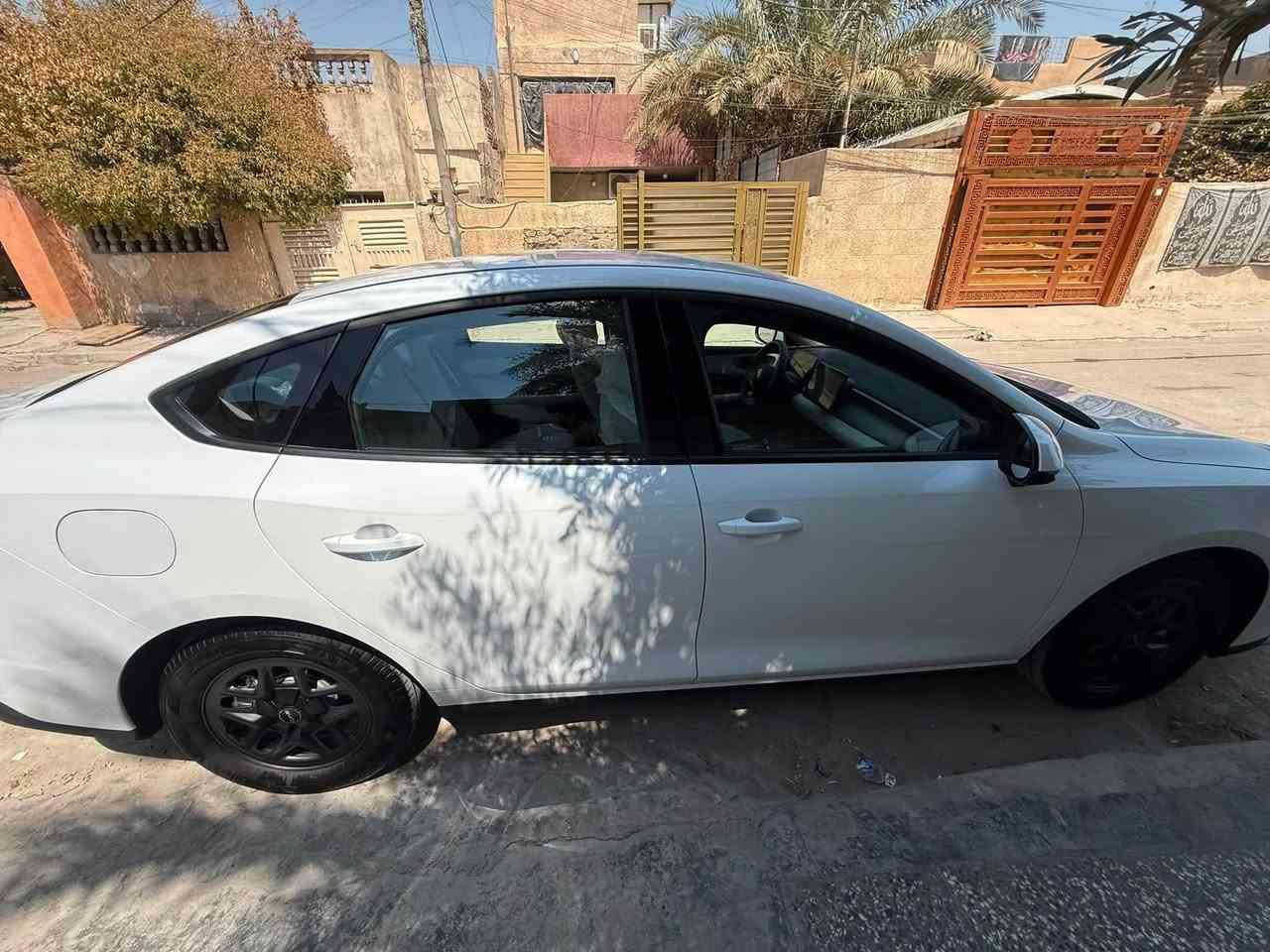النوع : BYD سيل 5 

الرقم : بغداد 

الموديل : 2025

عداد المسافه الكلي :1400كم بعدها زيرو على دهن الشركة 🏎️

السياره : كفاله عامه 

المواصفات : 

* محرك : 1500

* فول شحن وفول بانزين تمشي 2100 كيلو

* تشغيل بصمة دخول بصمه تشغيل عن بعد 

* داخل ابيض كشنات جلد

*  شاشة وسطية كبيره 

* شاشة عدادت دجتل 

* فول تحكم ستيرن 

* اوامر صوتية

*  كروس مثبت سرعة

*  حساسات خلفية + كاميرا 

* انارة امامية 

* زينون فول LED سكن LED بك لايت LED

العنوان : بغداد البياع الشرطه الخامسه 

السعر :20 مليون وبيها مجال كلش قليل للشراي

***********
واتساب او اتصال متواجد
